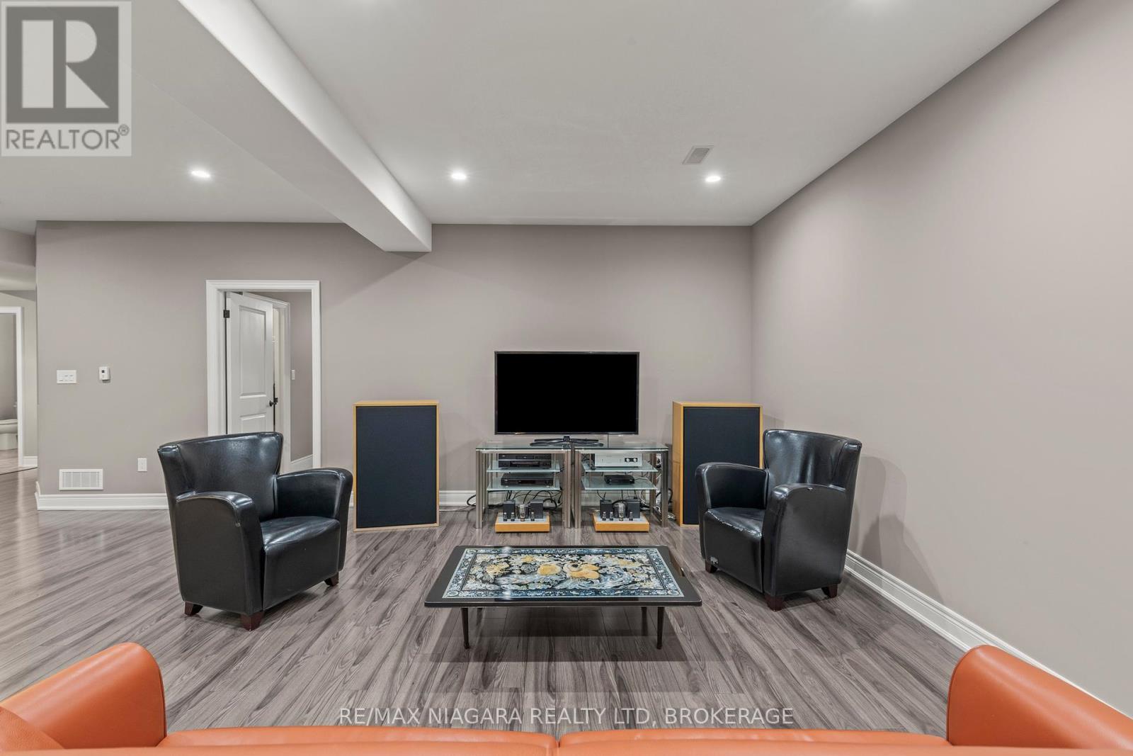 44 Stoneridge Crescent, Niagara-On-The-Lake, Ontario  L0S 1J1 - Photo 32 - X12289474