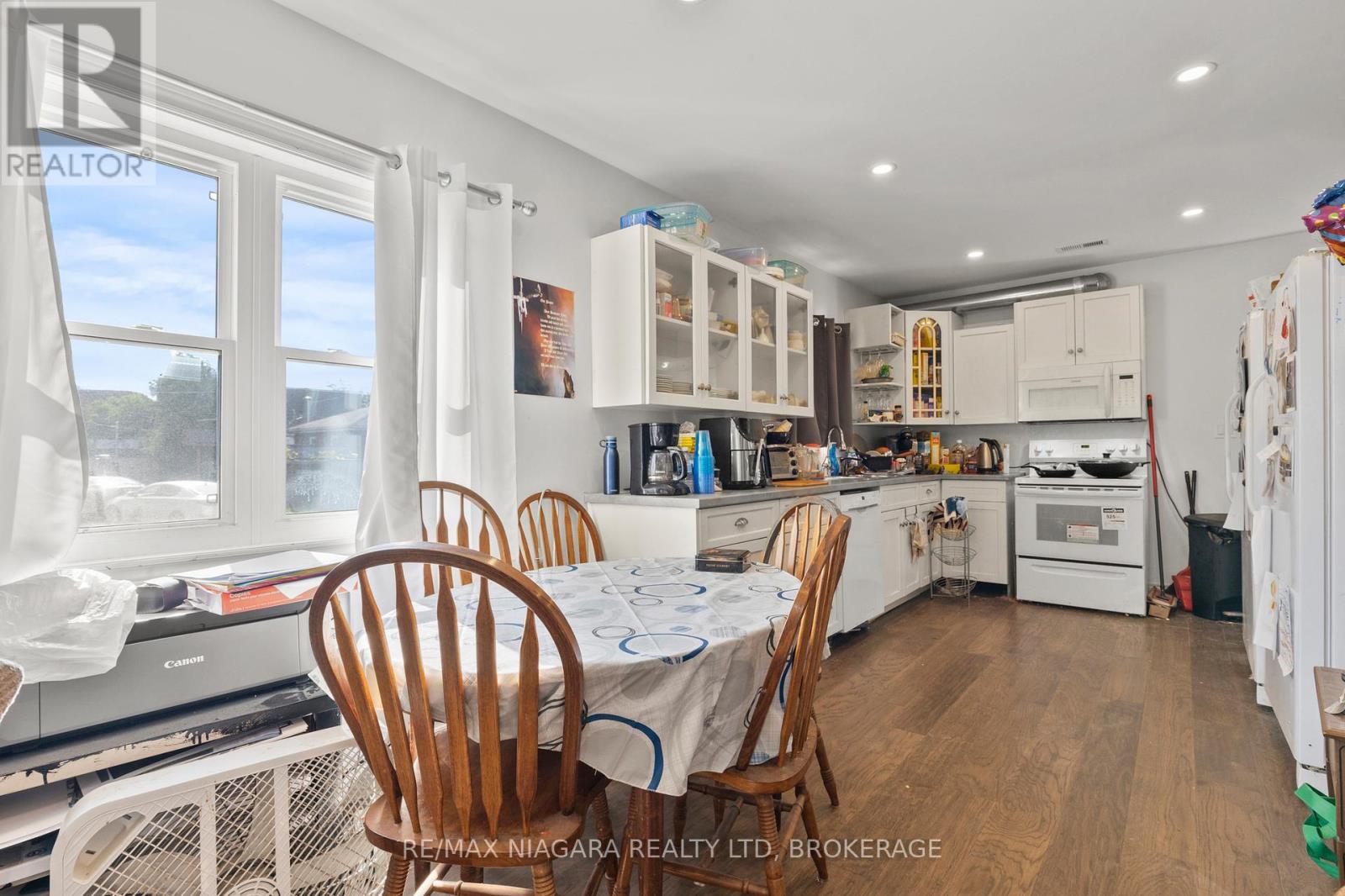 362 Carlton Street, St. Catharines, Ontario  L2M 4W5 - Photo 7 - X12325446