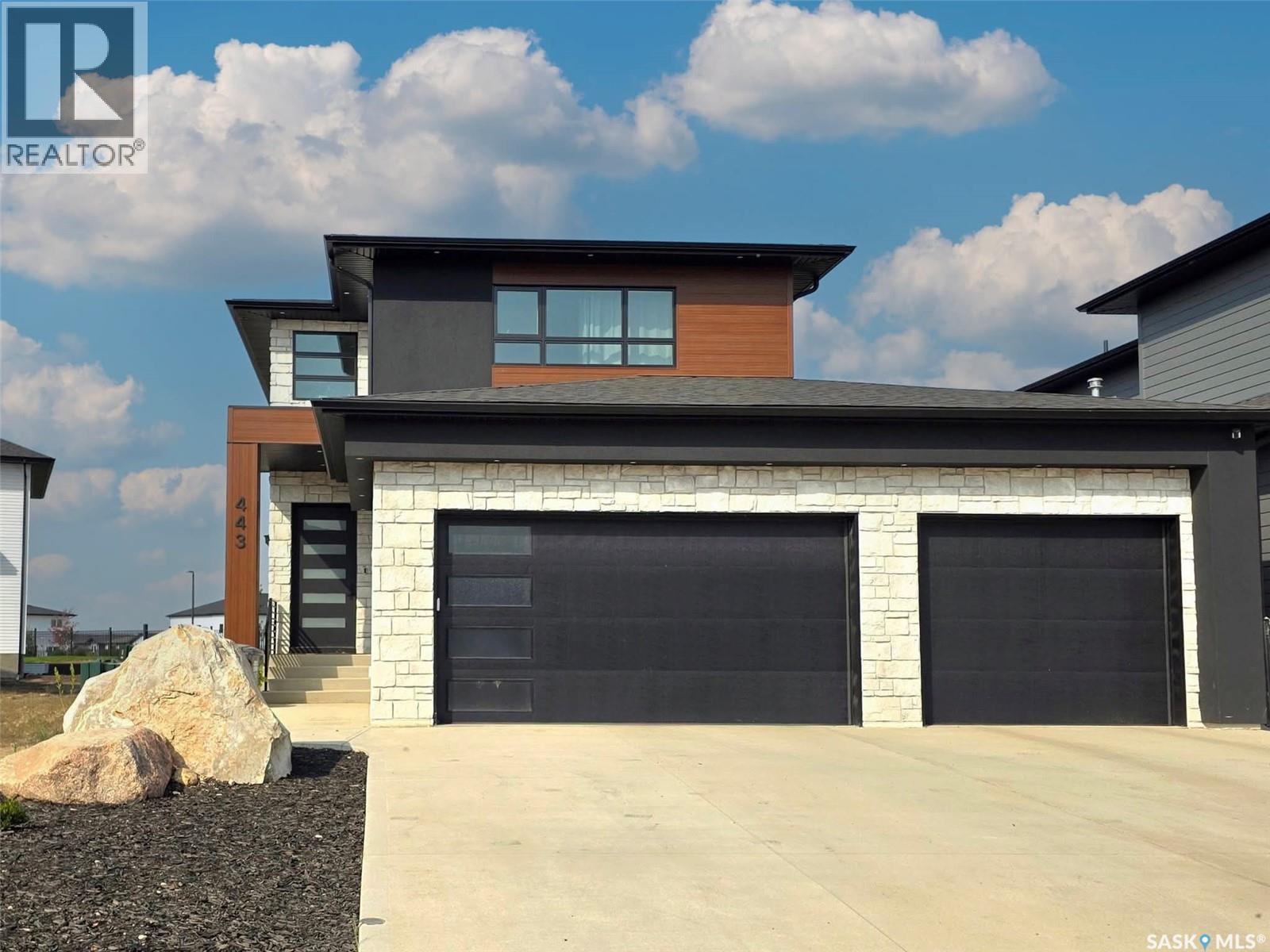 443 Woolf BEND, Saskatoon, Saskatchewan