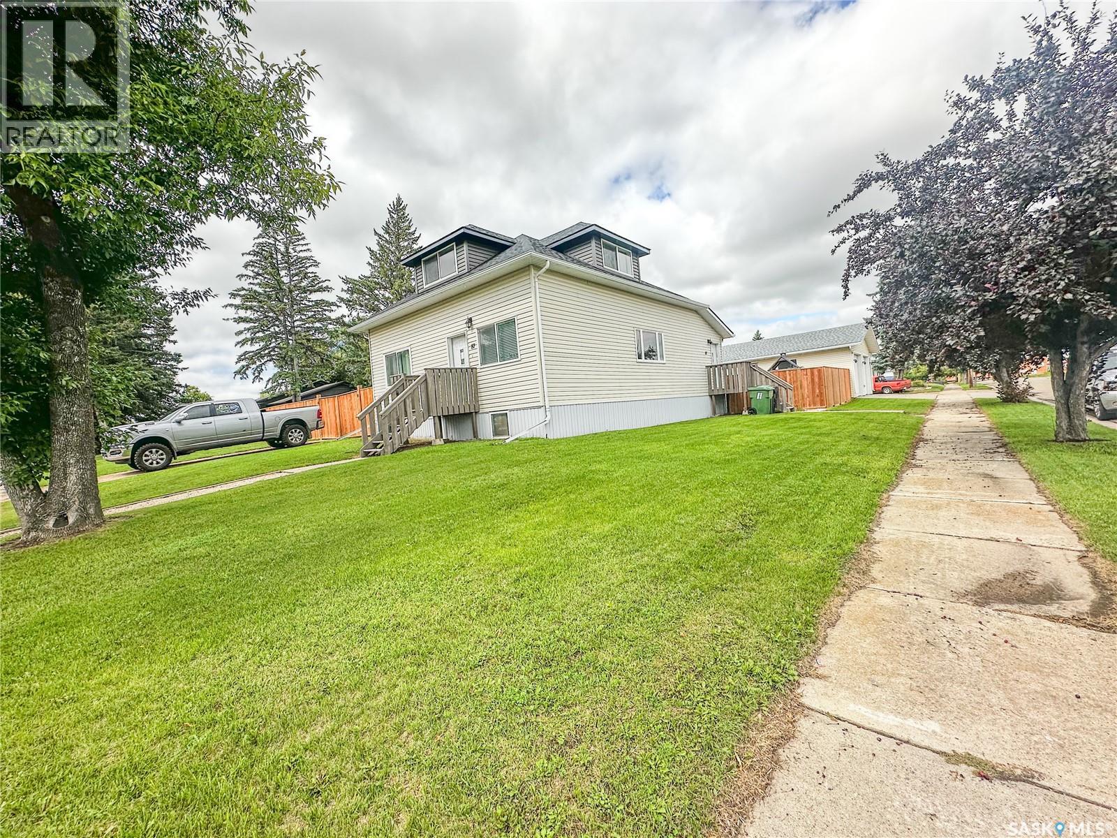 87 Collacott Street W, Yorkton, Saskatchewan  S3N 0A1 - Photo 2 - SK018576