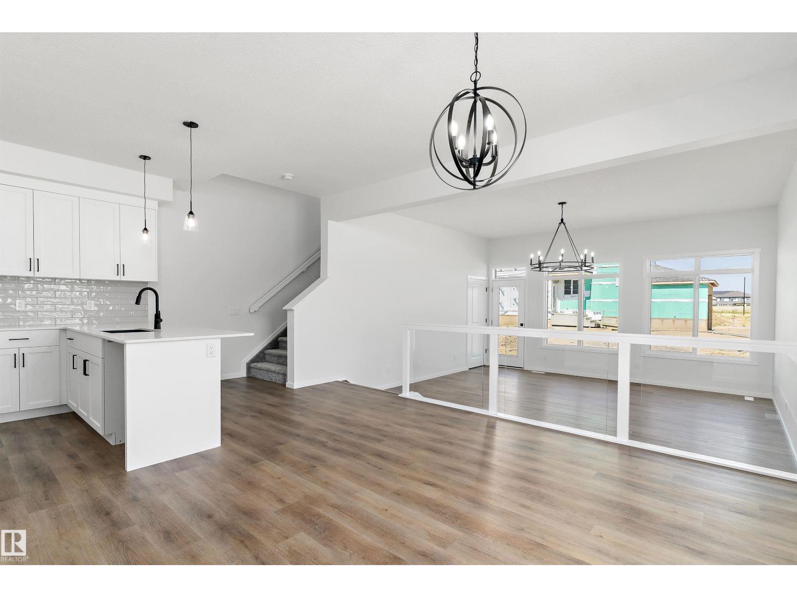 1113 Cristall Crescent Sw, Edmonton, Alberta  T6W 2Z1 - Photo 10 - E4458116