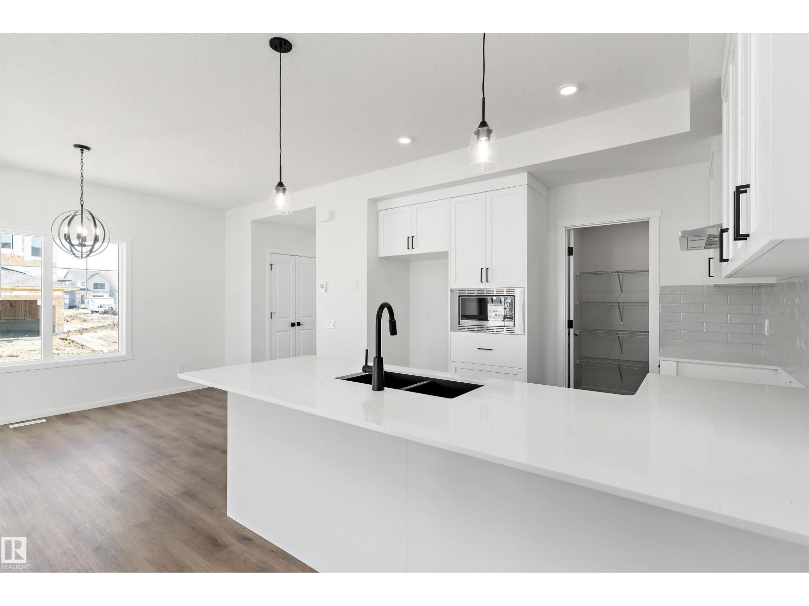 1113 Cristall Crescent Sw, Edmonton, Alberta  T6W 2Z1 - Photo 11 - E4458116