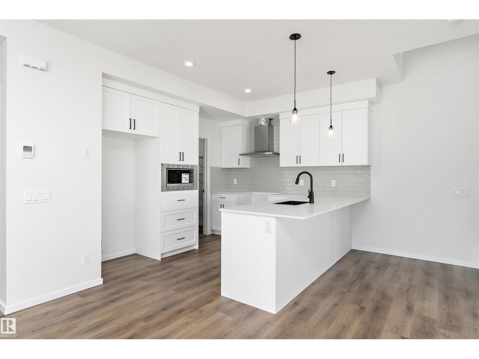 1113 Cristall Crescent Sw, Edmonton, Alberta  T6W 2Z1 - Photo 5 - E4458116