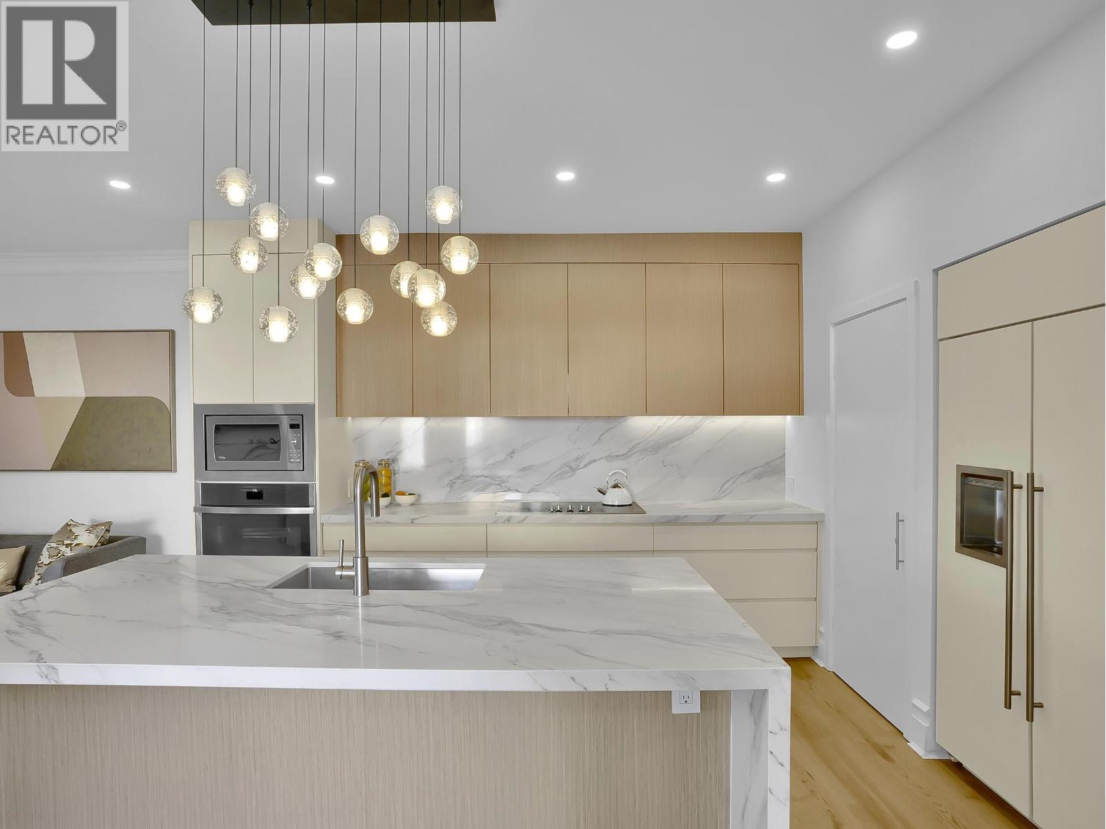 1176 W 17TH STREET, North Vancouver, British Columbia