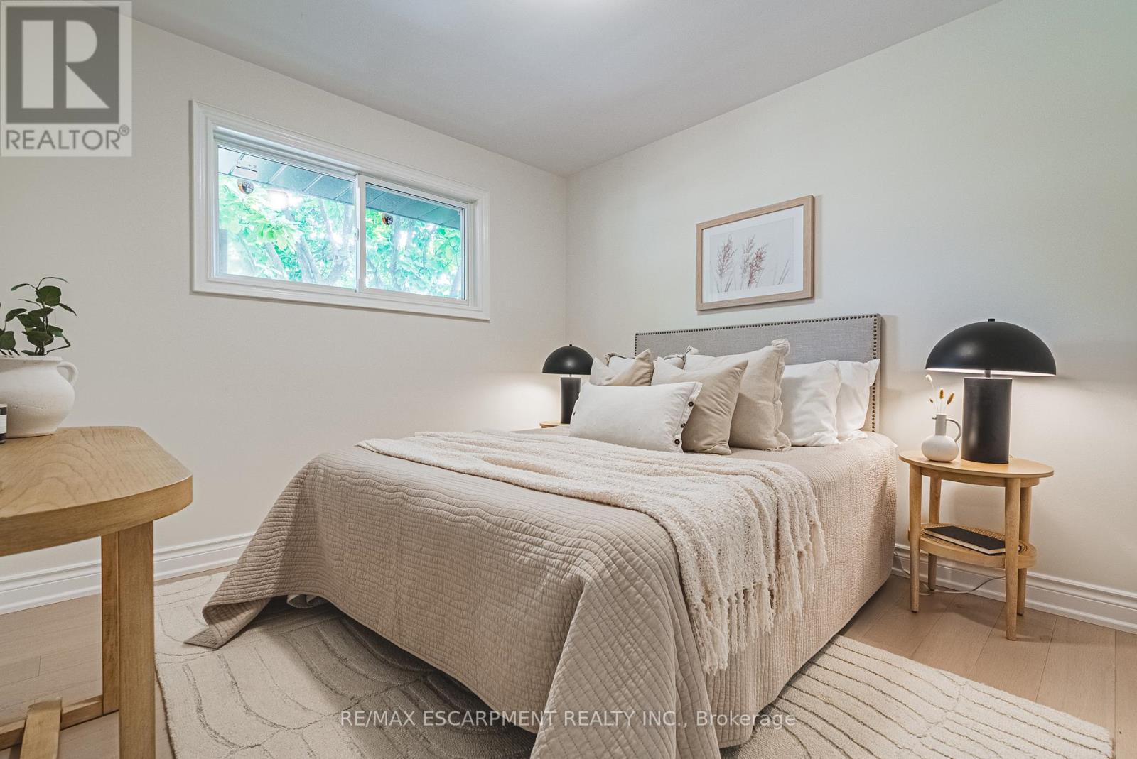 131 Welbourn Drive, Hamilton, Ontario  L9A 3N5 - Photo 17 - X12409236