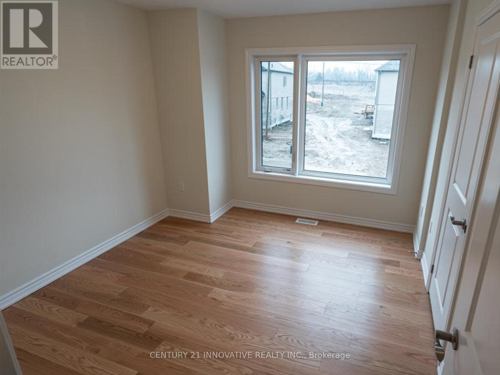 17 Gilham Way, Brant, Ontario  N3L 0M7 - Photo 4 - X12409258