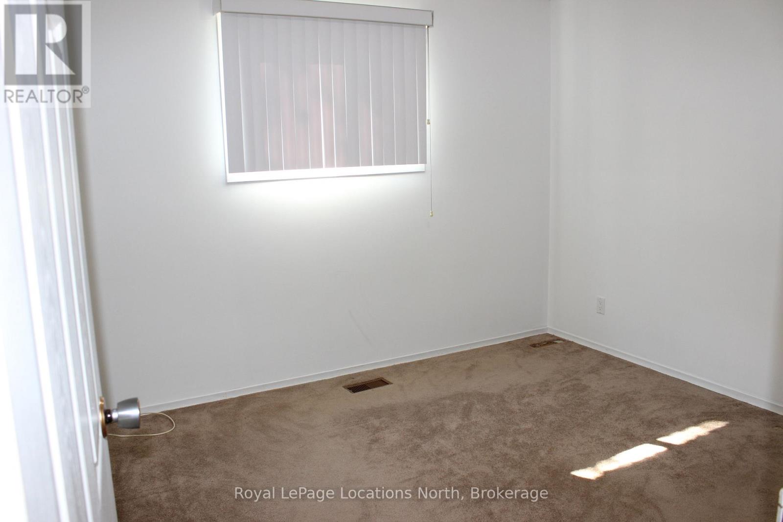 112 Smallman Drive, Wasaga Beach, Ontario  L9Z 1L3 - Photo 23 - S12408836