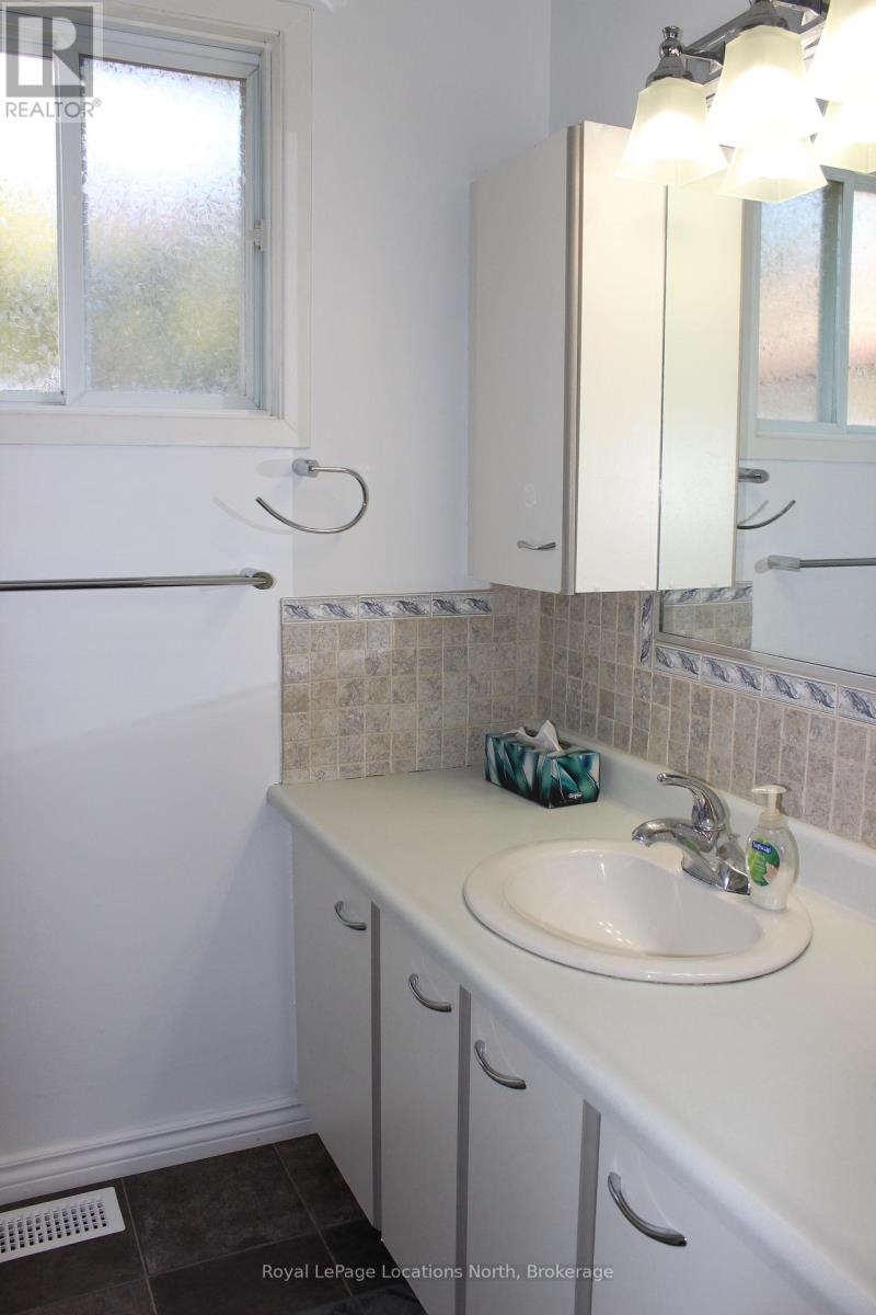 112 Smallman Drive, Wasaga Beach, Ontario  L9Z 1L3 - Photo 22 - S12408836