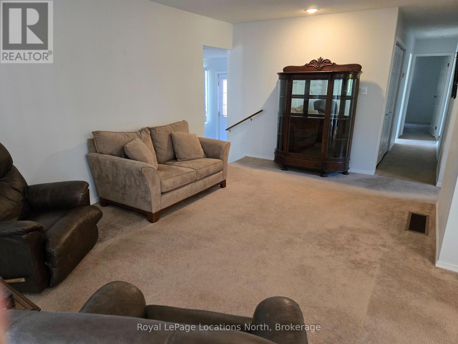 112 Smallman Drive, Wasaga Beach, Ontario  L9Z 1L3 - Photo 12 - S12408836
