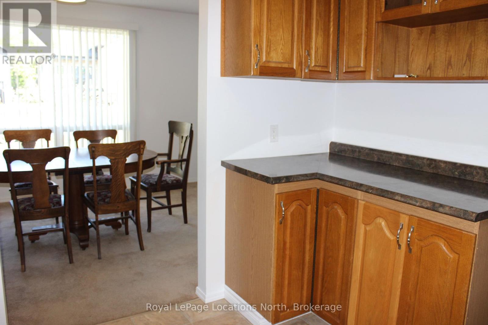 112 Smallman Drive, Wasaga Beach, Ontario  L9Z 1L3 - Photo 8 - S12408836