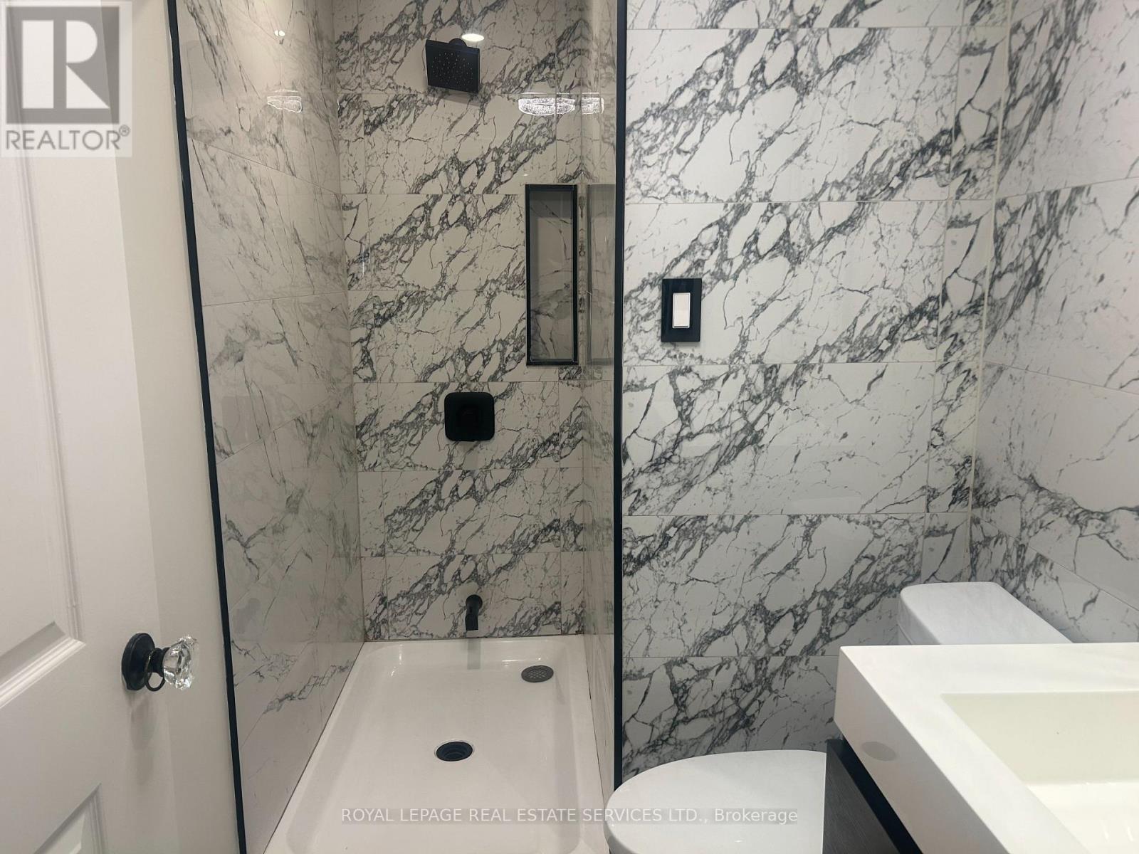 L - 33 Woodlawn Avenue E, Toronto, Ontario  M4T 1B9 - Photo 19 - C12409289