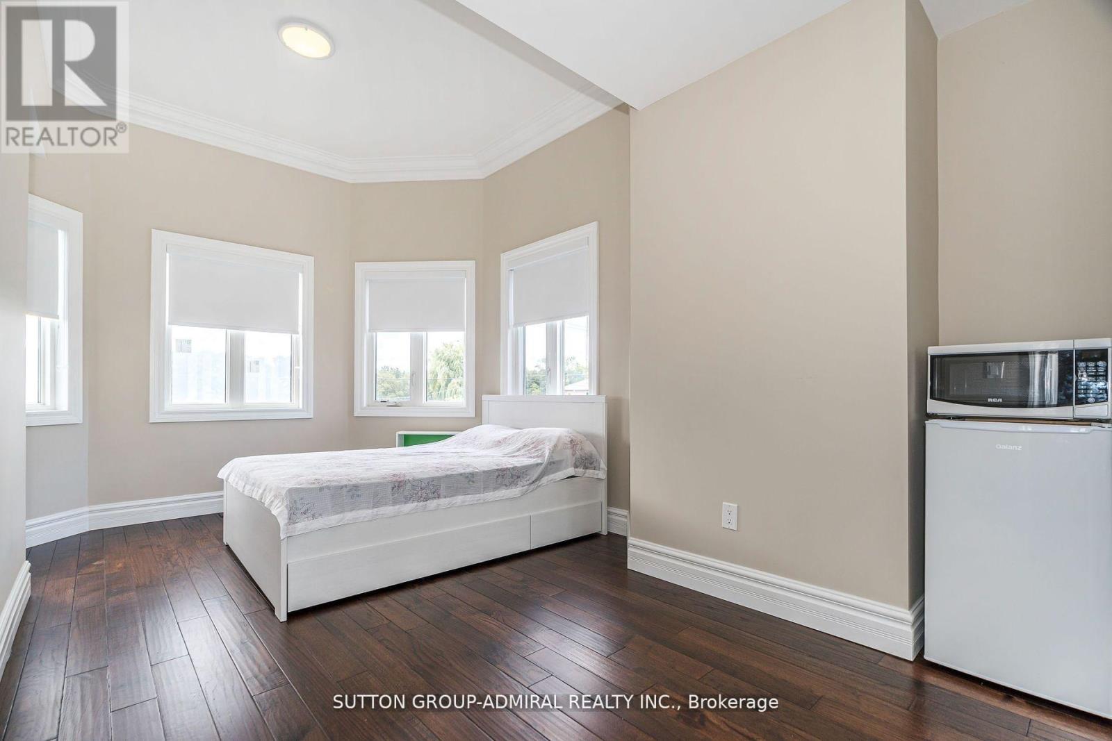 24 Ranee Avenue, Toronto, Ontario  M6A 1M6 - Photo 23 - C12409343