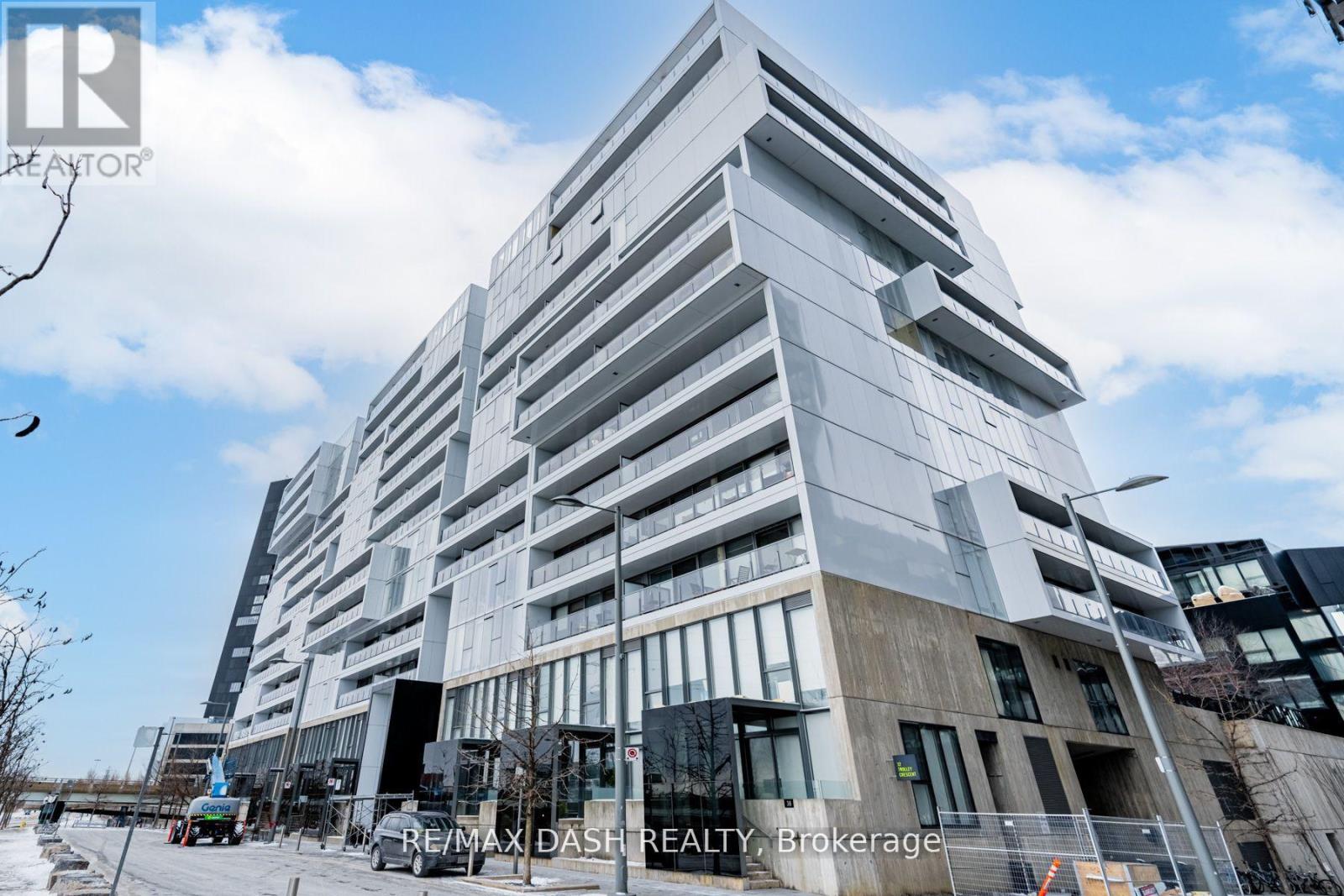 802 - 32 TROLLEY CRESCENT, Toronto, Ontario