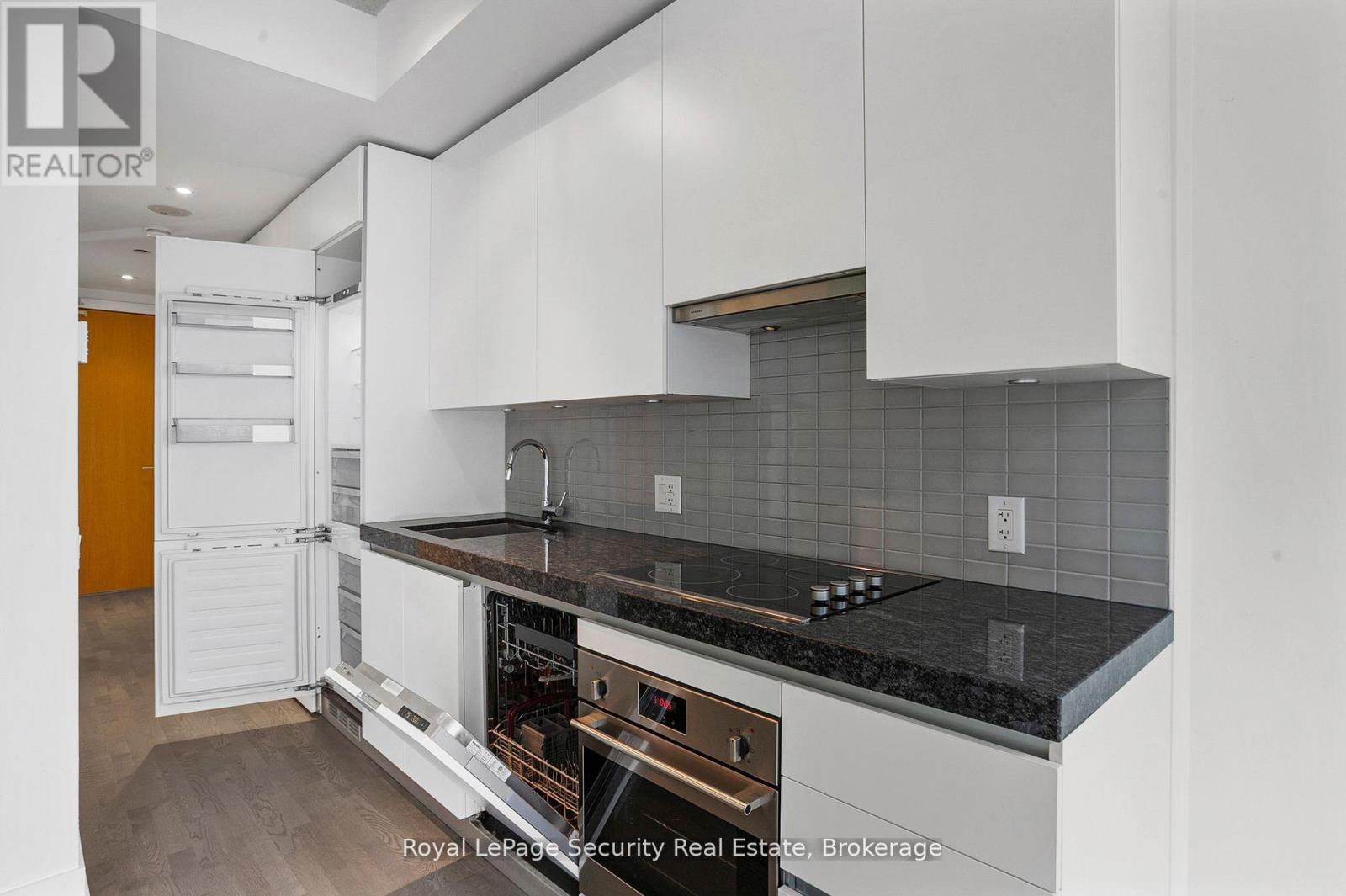 320 - 629 King Street, Toronto, Ontario  M5V 1M5 - Photo 16 - C12409356