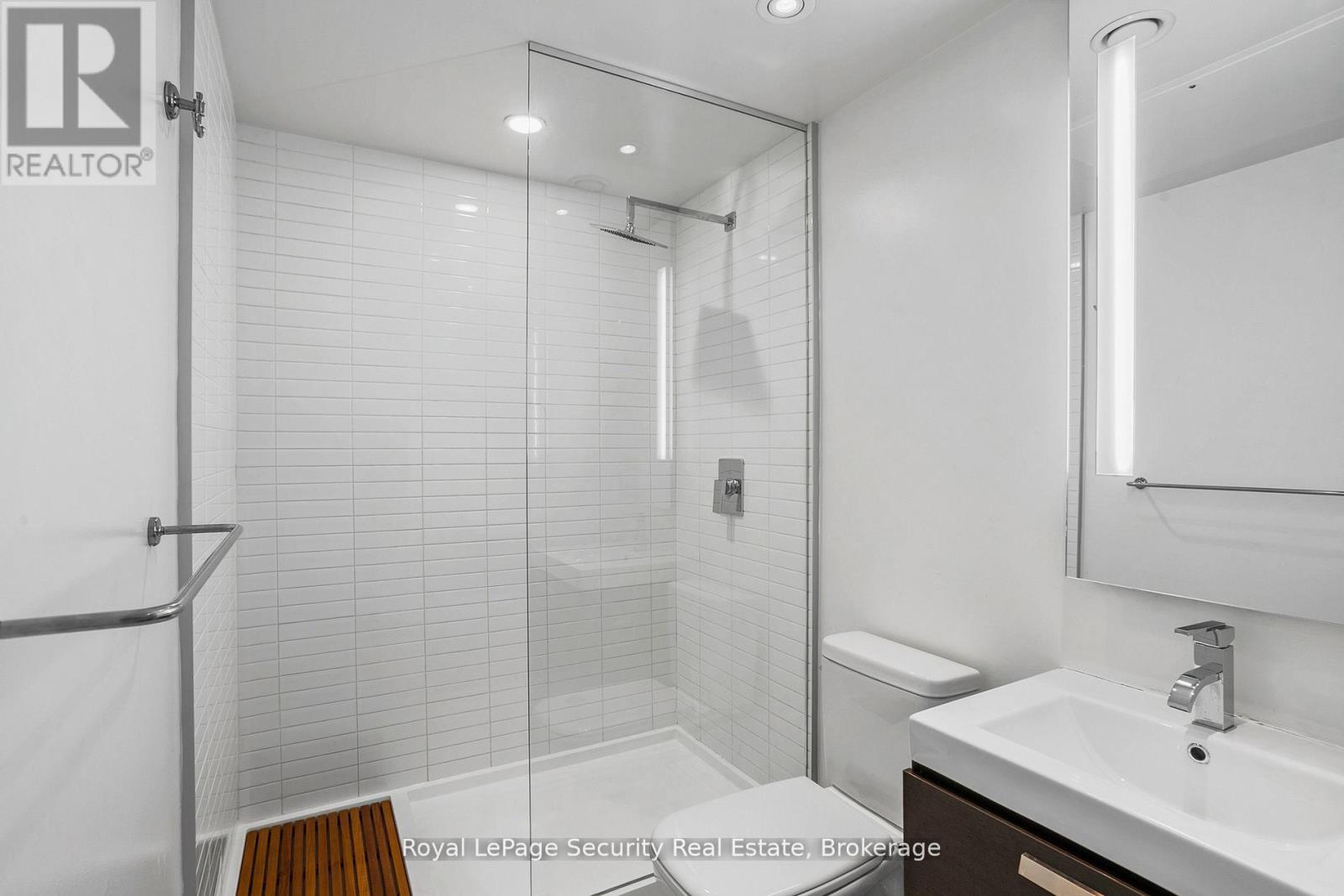 320 - 629 King Street, Toronto, Ontario  M5V 1M5 - Photo 7 - C12409356
