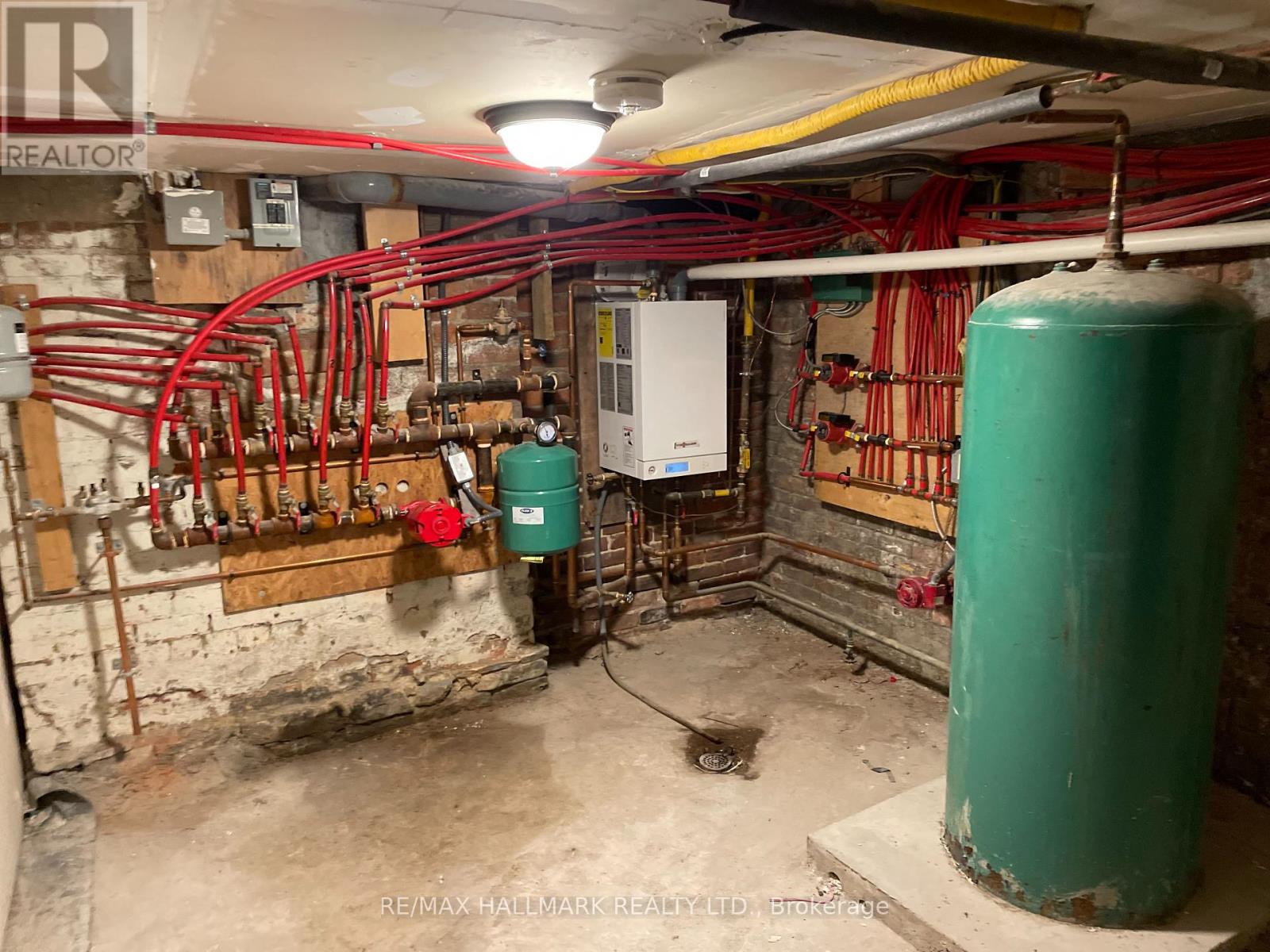 414 Dundas Street E, Toronto, Ontario  M5A 2A8 - Photo 32 - C12409389