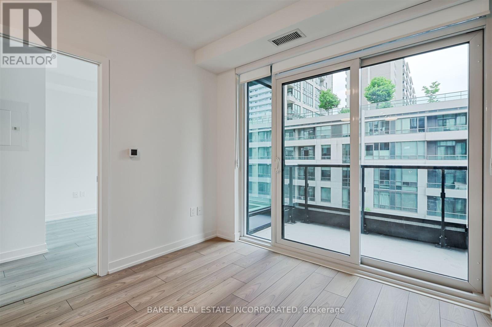 605 - 223 Redpath Avenue, Toronto, Ontario  M4P 0E8 - Photo 4 - C12409451