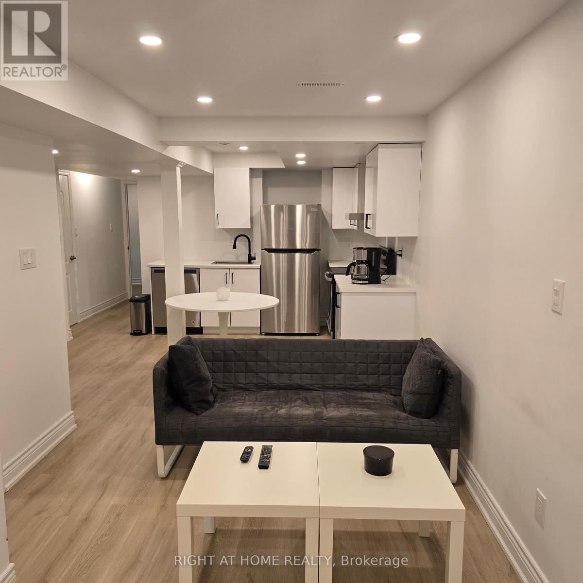 8 Samba Street, Richmond Hill, Ontario  L4E 0Z8 - Photo 3 - N12392769