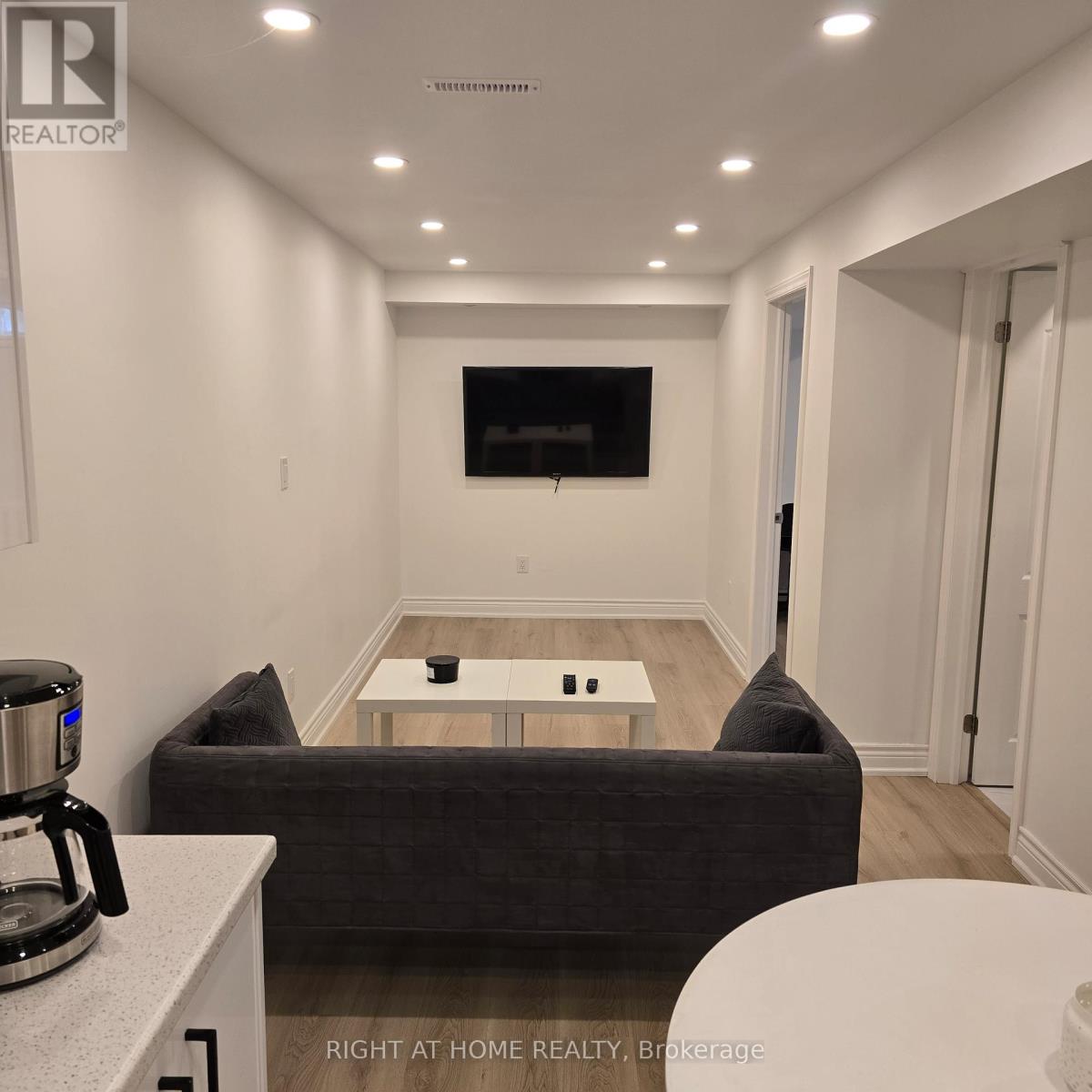 8 Samba Street, Richmond Hill, Ontario  L4E 0Z8 - Photo 4 - N12392769