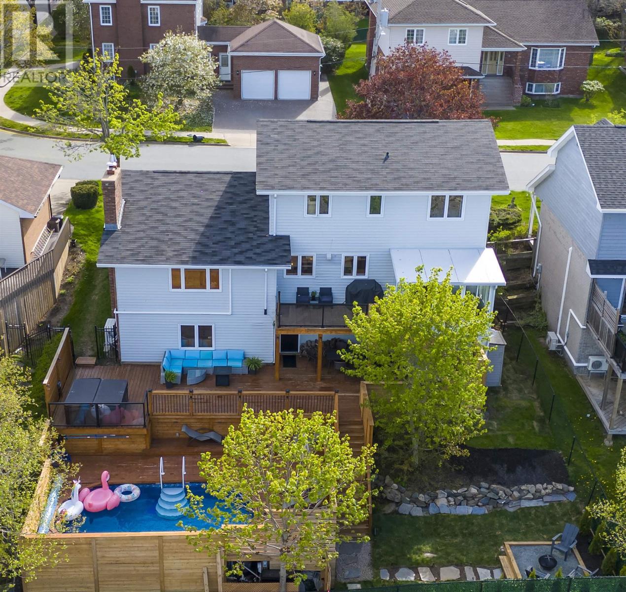 Property at 27 Chartwell Lane image 2