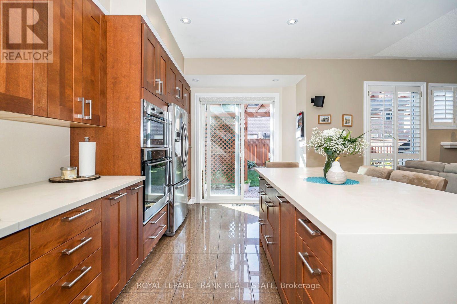 174 Thicket Crescent, Pickering, Ontario  L1V 6V7 - Photo 9 - E12409488