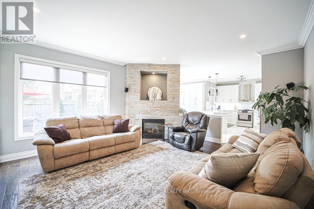 204 Ivy Jay Crescent, Aurora, Ontario L4G 0E9 - Photo 12 - N12409340