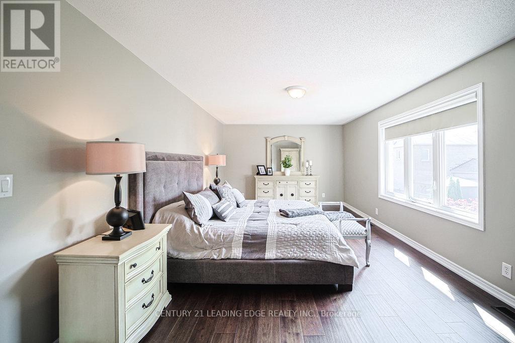 204 Ivy Jay Crescent, Aurora, Ontario L4G 0E9 - Photo 18 - N12409340