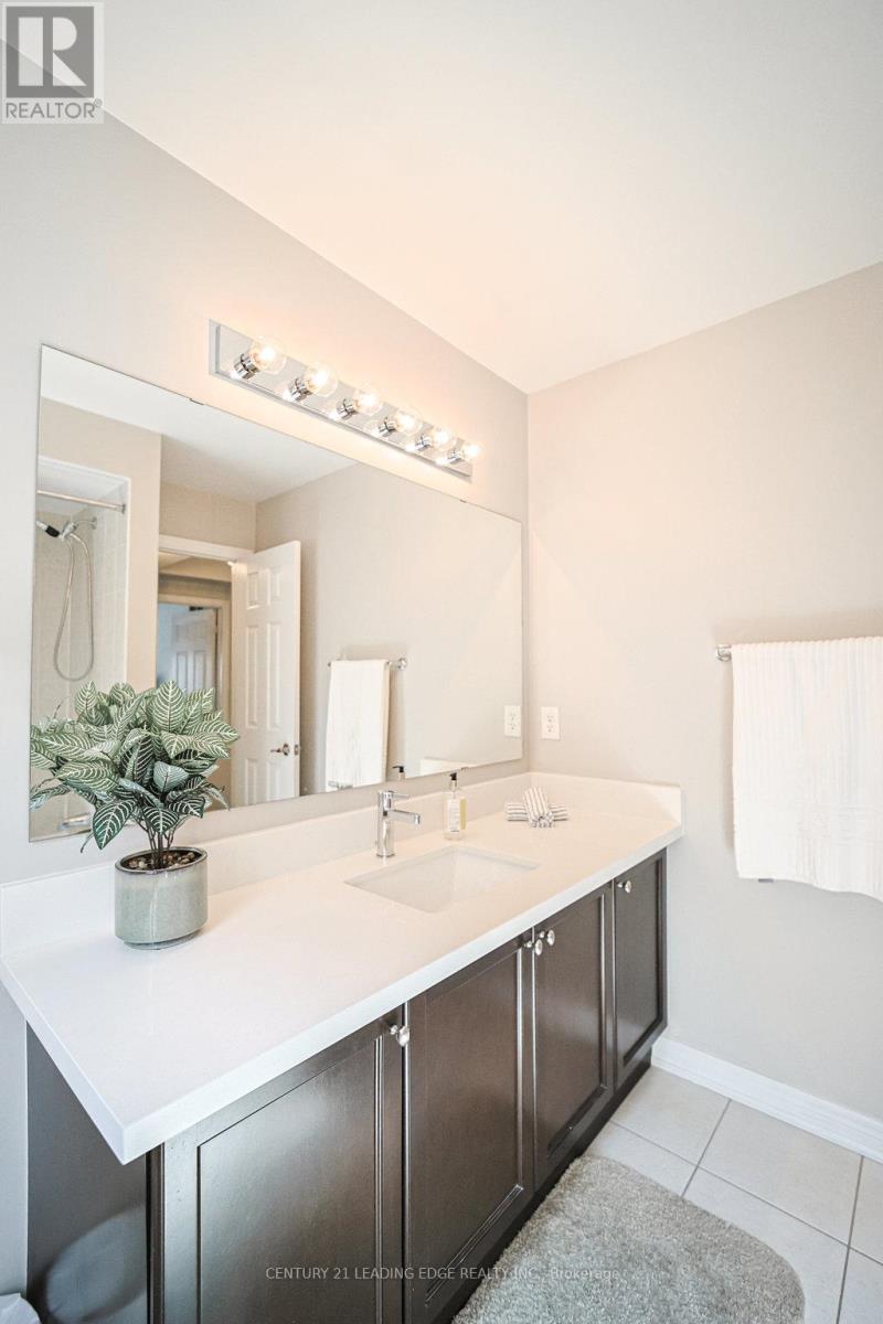 204 Ivy Jay Crescent, Aurora, Ontario L4G 0E9 - Photo 32 - N12409340