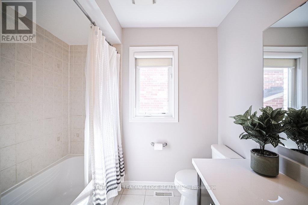 204 Ivy Jay Crescent, Aurora, Ontario L4G 0E9 - Photo 33 - N12409340