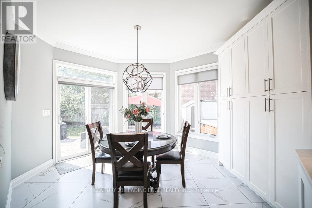 204 Ivy Jay Crescent, Aurora, Ontario L4G 0E9 - Photo 9 - N12409340