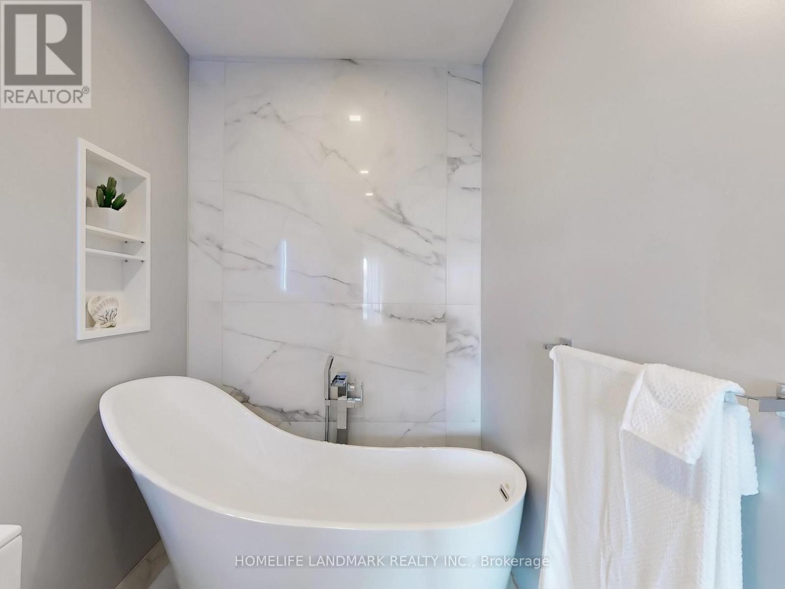 619 - 8 Maison Parc Court, Vaughan, Ontario  L4J 9K5 - Photo 20 - N12409402