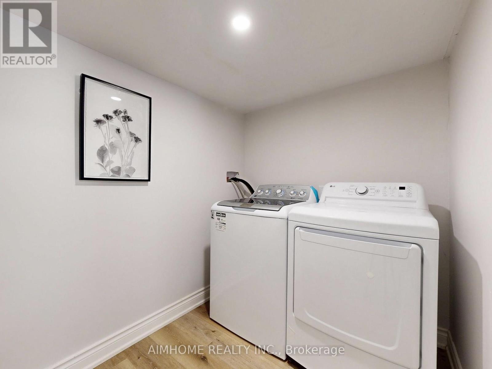 15 Main Street, Georgina, Ontario  L0E 1N0 - Photo 34 - N12409444