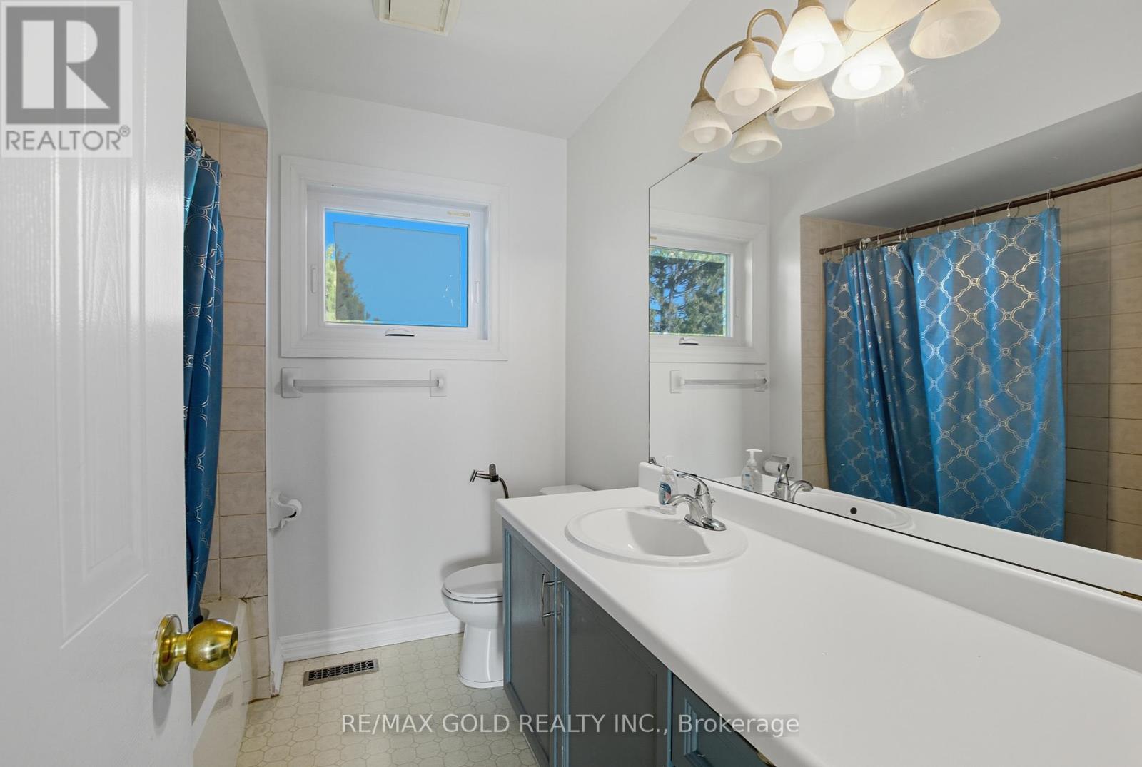 26 Wickstead Court, Brampton, Ontario  L6R 1N8 - Photo 14 - W12407216