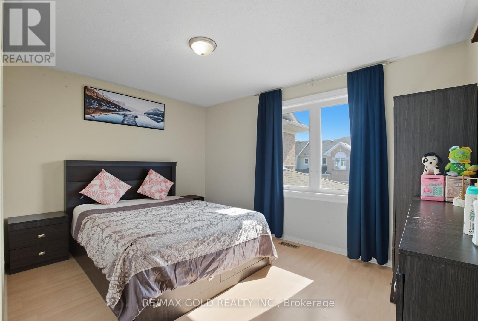 26 Wickstead Court, Brampton, Ontario  L6R 1N8 - Photo 13 - W12407216