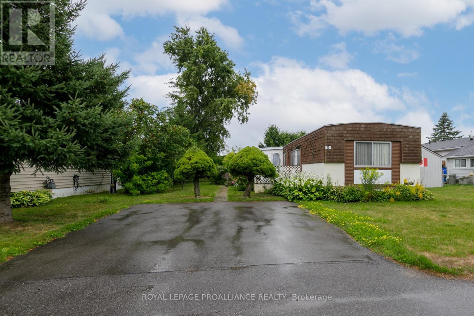 15 THRUSH LANE, Quinte West, Ontario