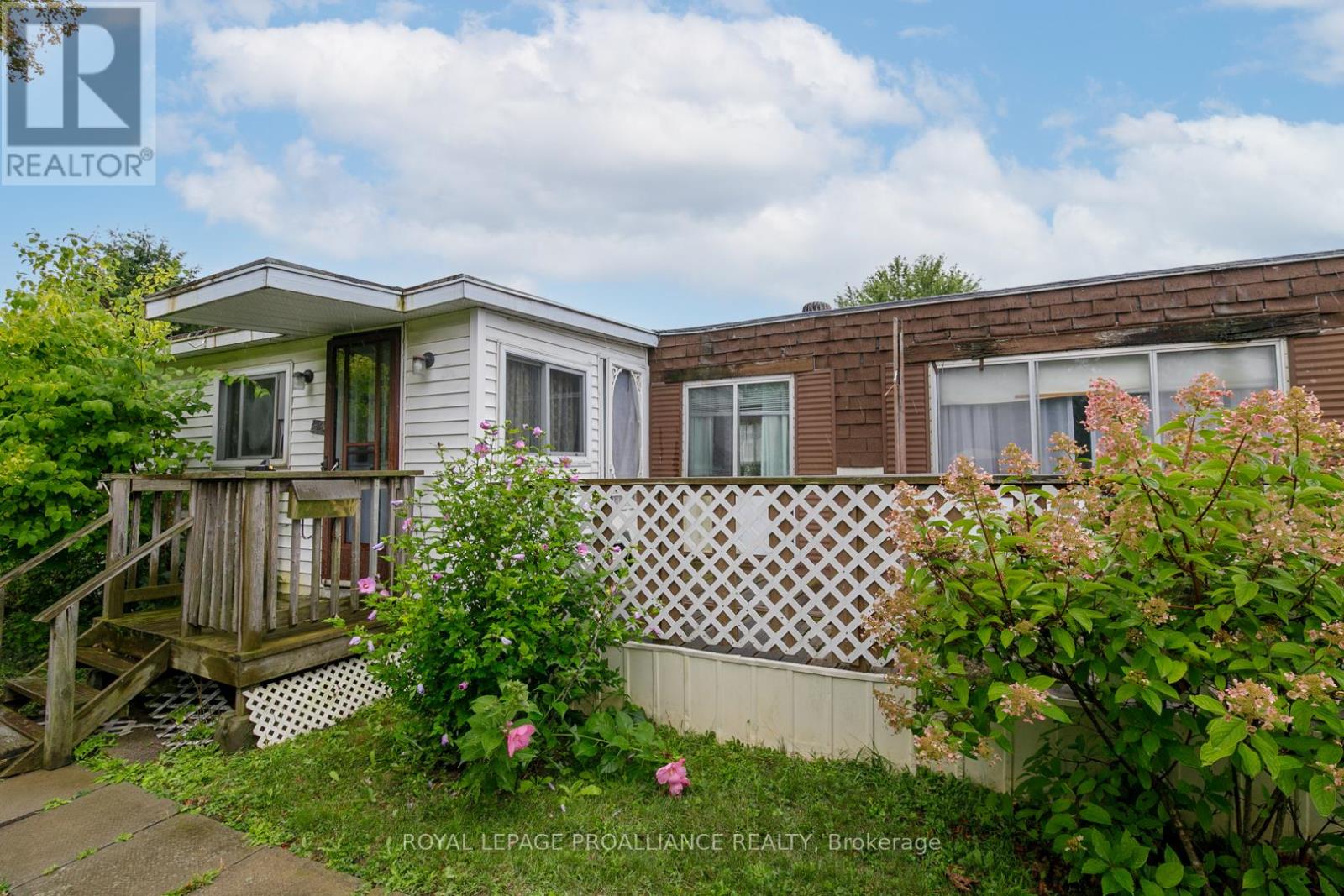 15 Thrush Lane, Quinte West, Ontario  K8N 4Z3 - Photo 16 - X12409551