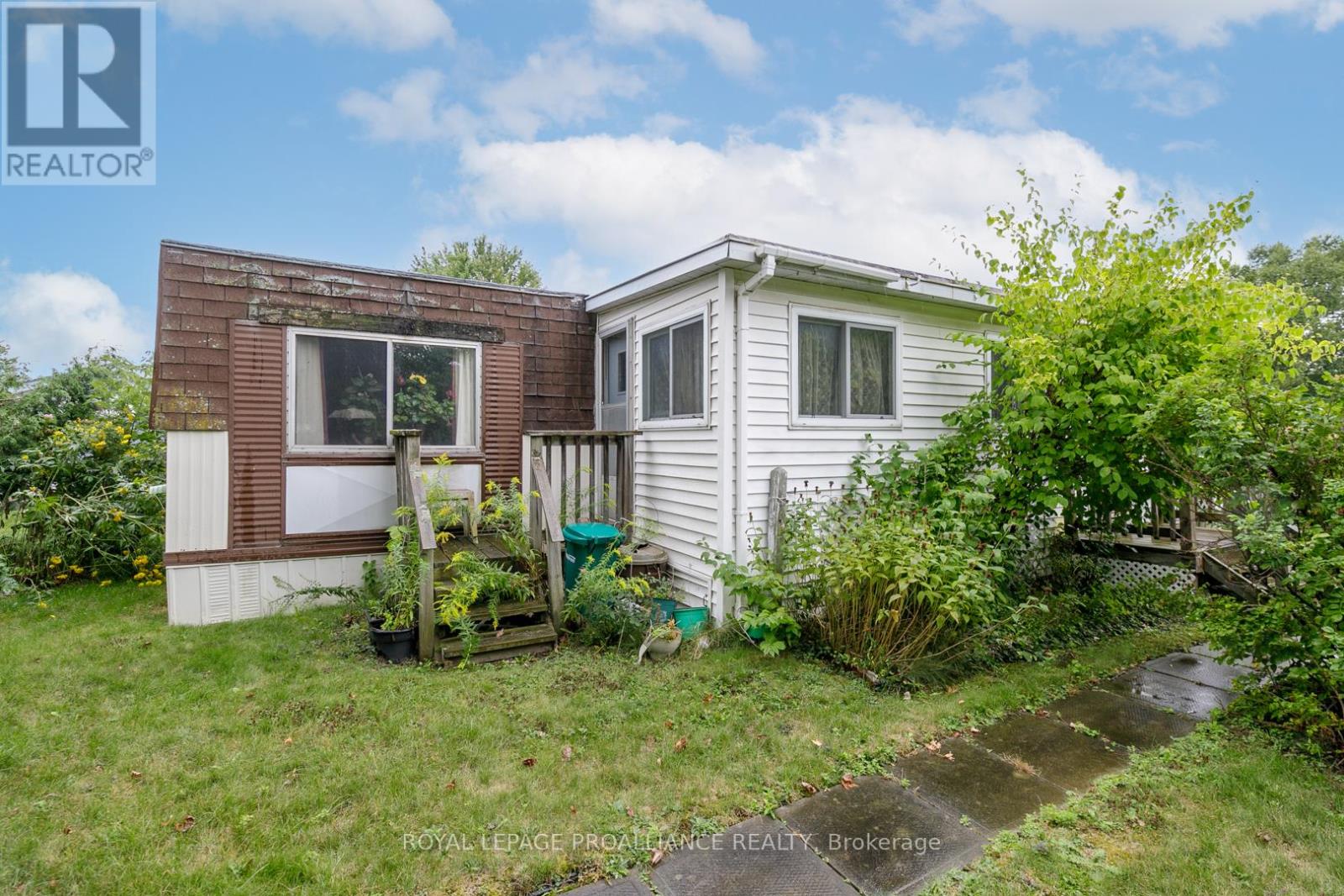 15 Thrush Lane, Quinte West, Ontario  K8N 4Z3 - Photo 17 - X12409551