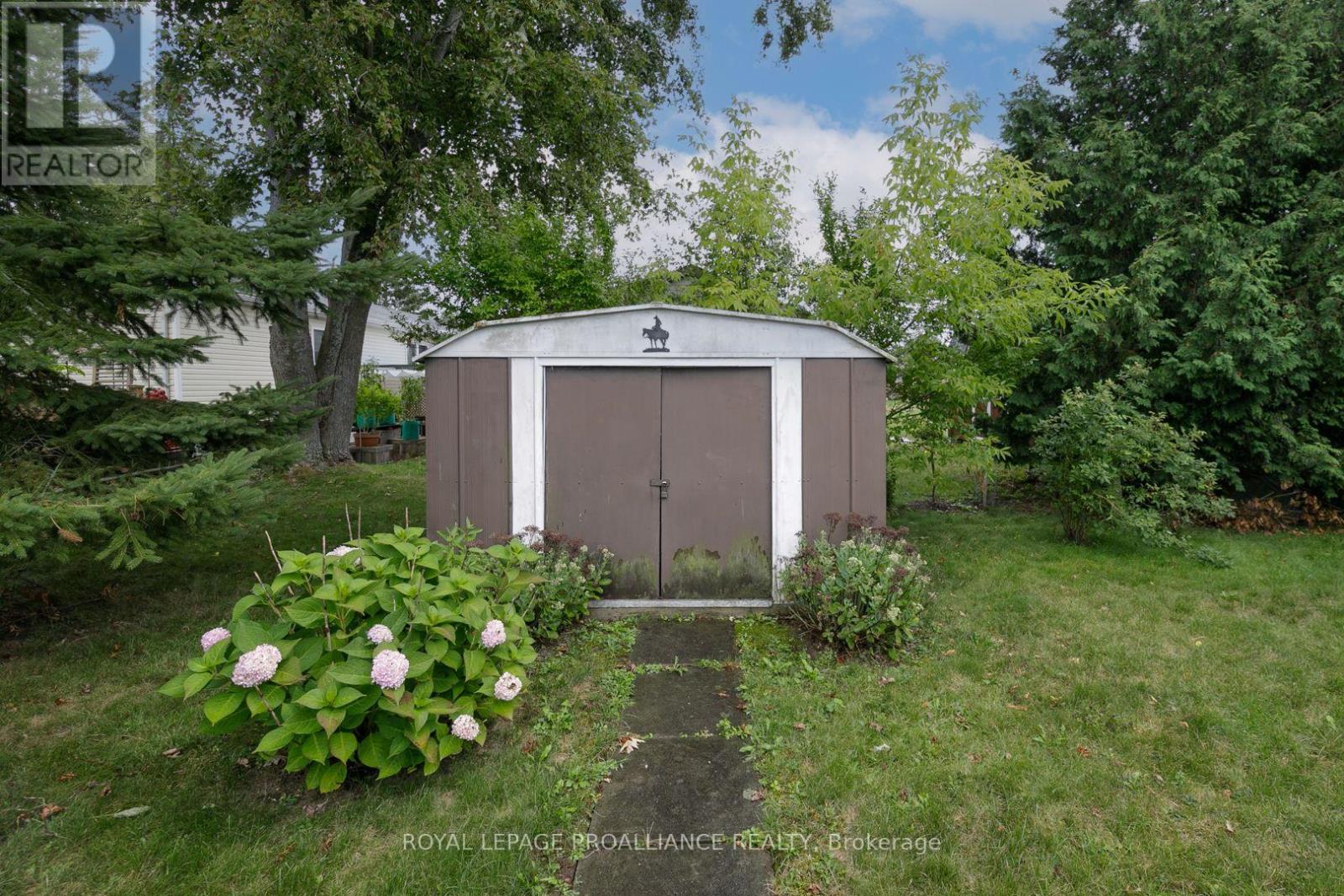 15 Thrush Lane, Quinte West, Ontario  K8N 4Z3 - Photo 18 - X12409551