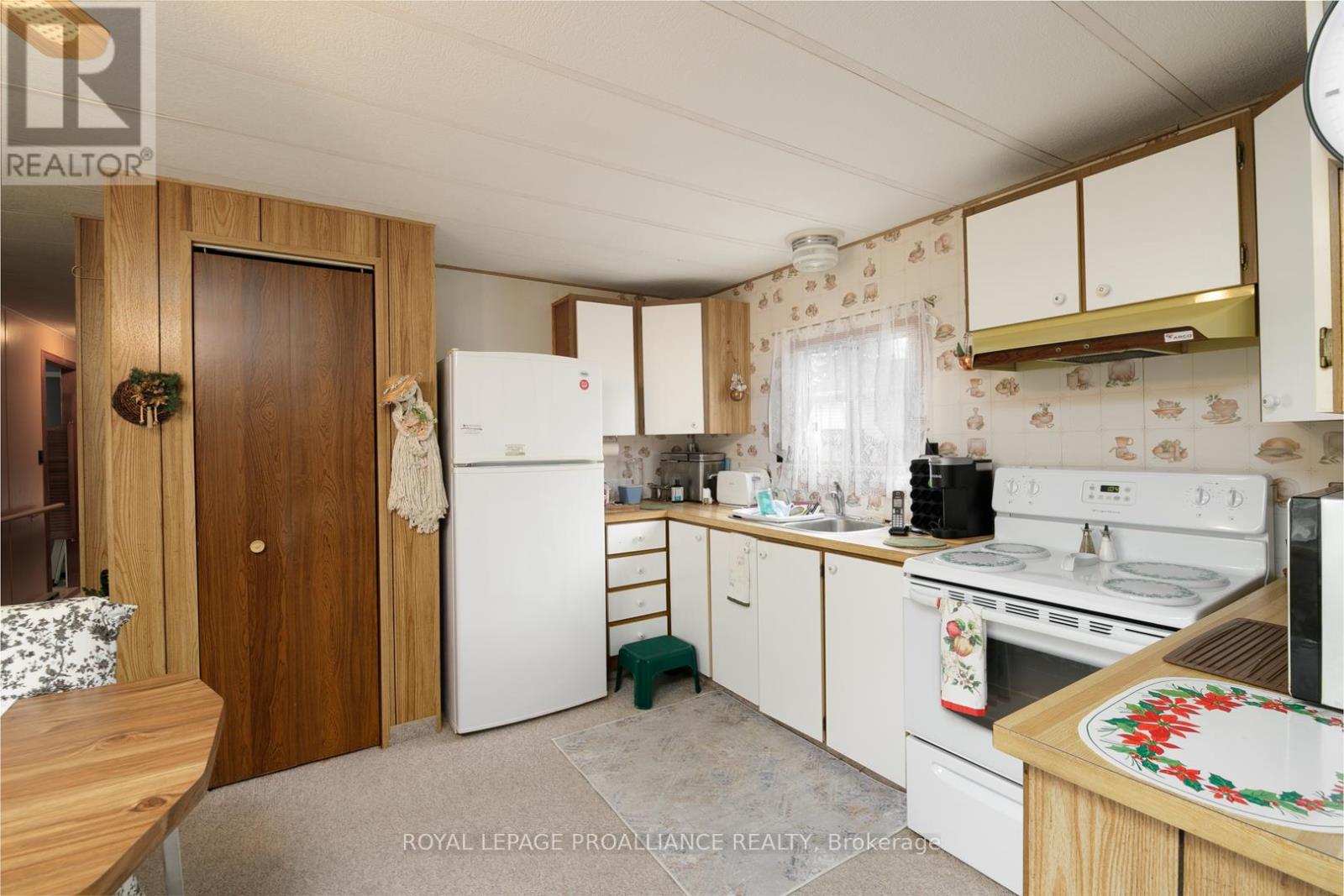 15 Thrush Lane, Quinte West, Ontario  K8N 4Z3 - Photo 7 - X12409551