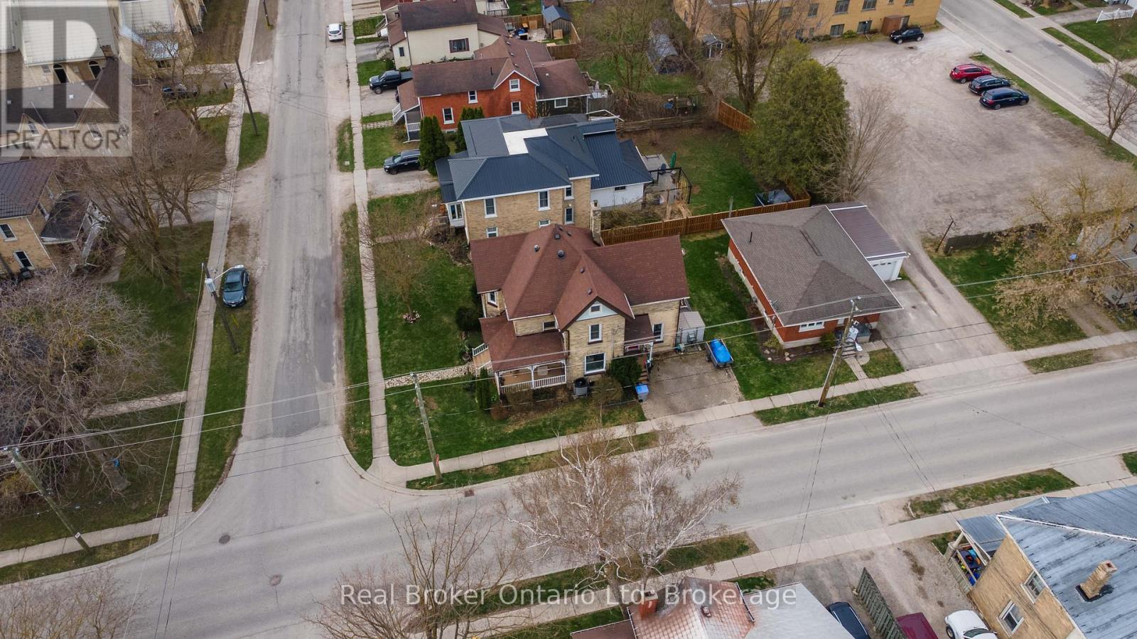 295 Livingstone Avenue N, North Perth, Ontario  N4W 1P8 - Photo 32 - X12405800