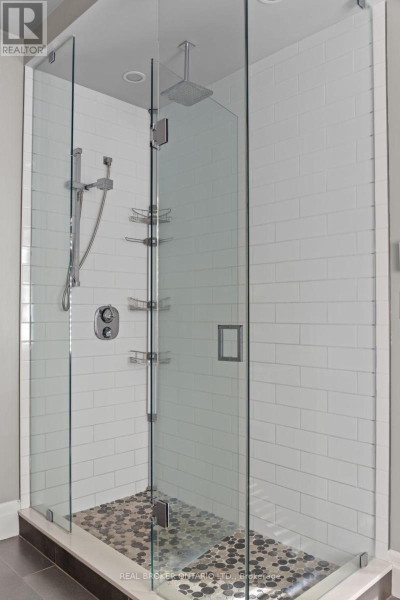 49 Sydenham Trail W, Clearview, Ontario  L0M 1H0 - Photo 30 - S12409351