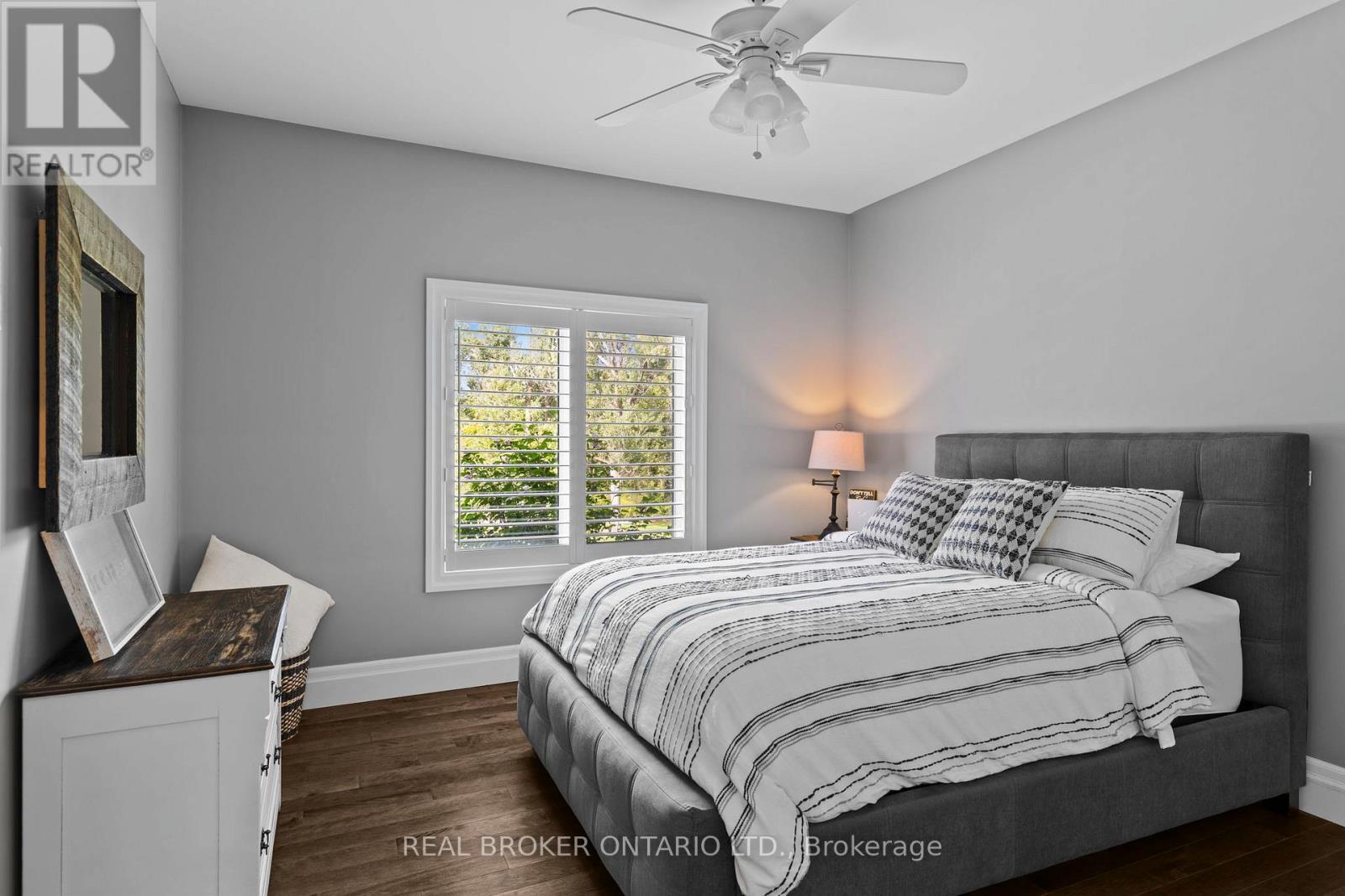 49 Sydenham Trail W, Clearview, Ontario  L0M 1H0 - Photo 33 - S12409351