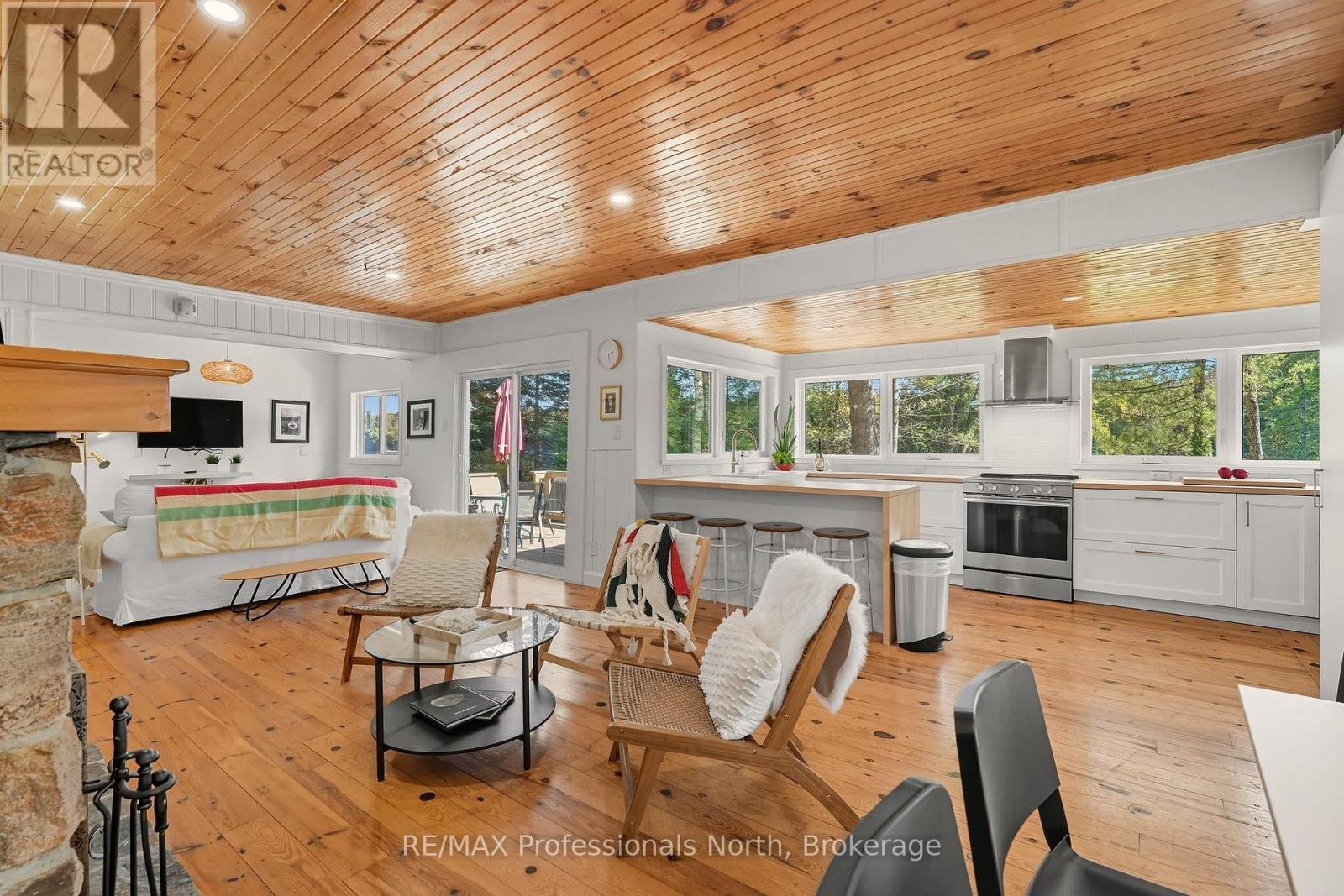 1046 Pine Lake Shores Private, Bracebridge, Ontario  P0B 1A0 - Photo 32 - X12409477