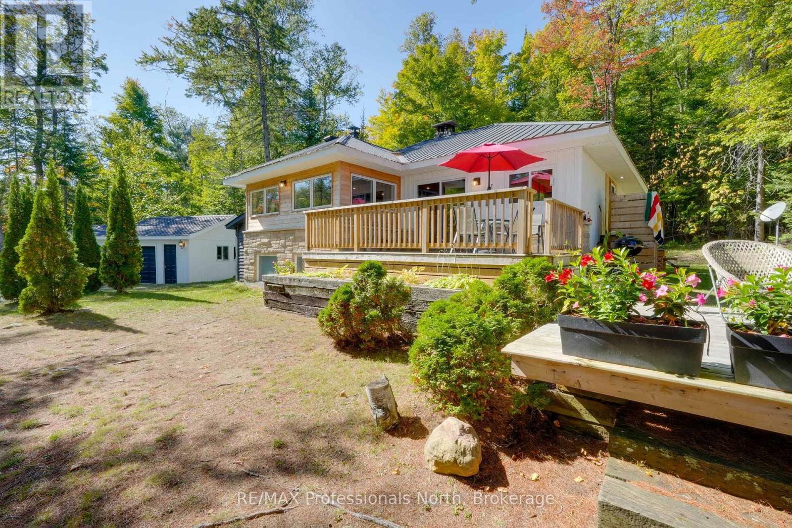 1046 Pine Lake Shores Private, Bracebridge, Ontario  P0B 1A0 - Photo 4 - X12409477