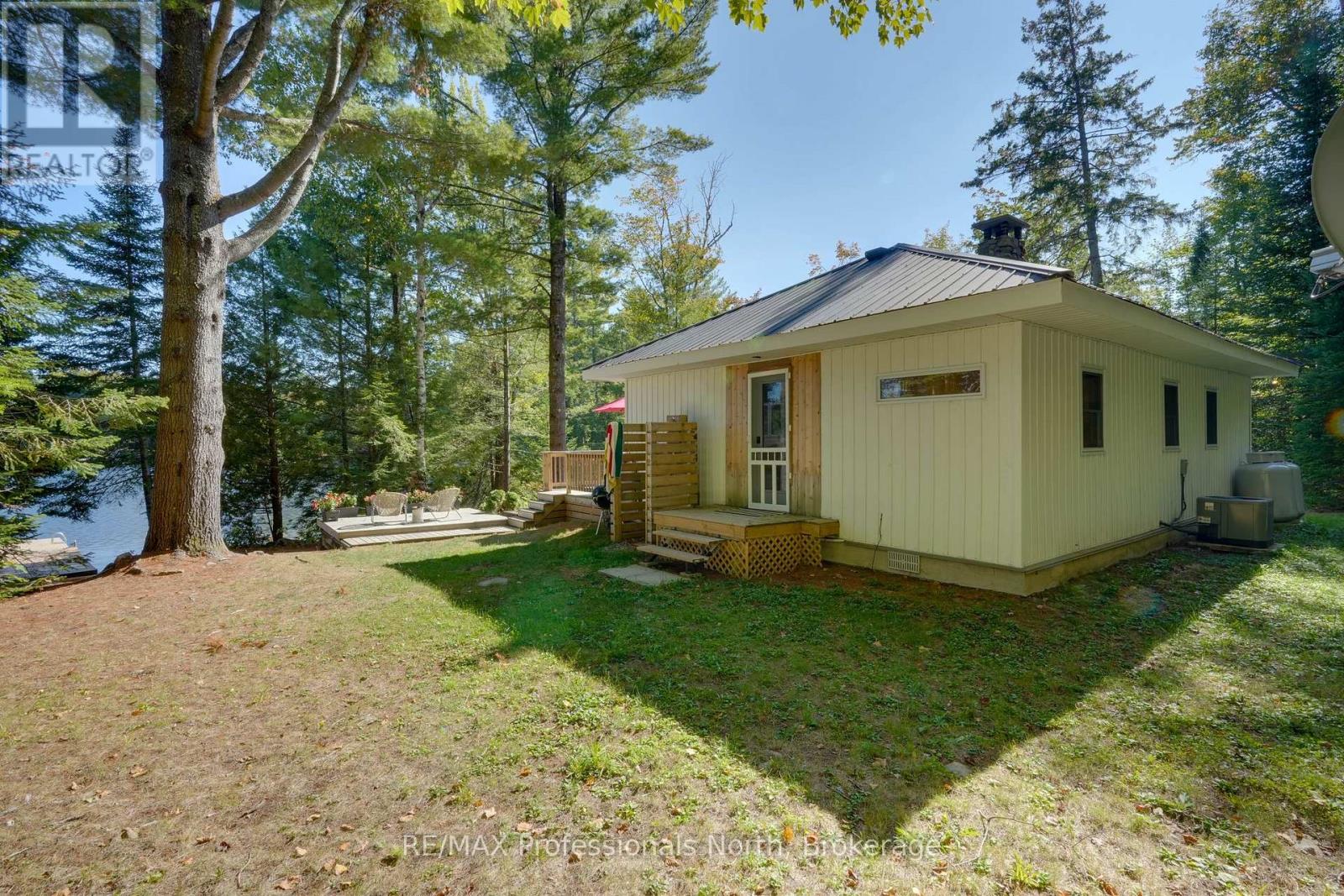 1046 Pine Lake Shores Private, Bracebridge, Ontario  P0B 1A0 - Photo 9 - X12409477