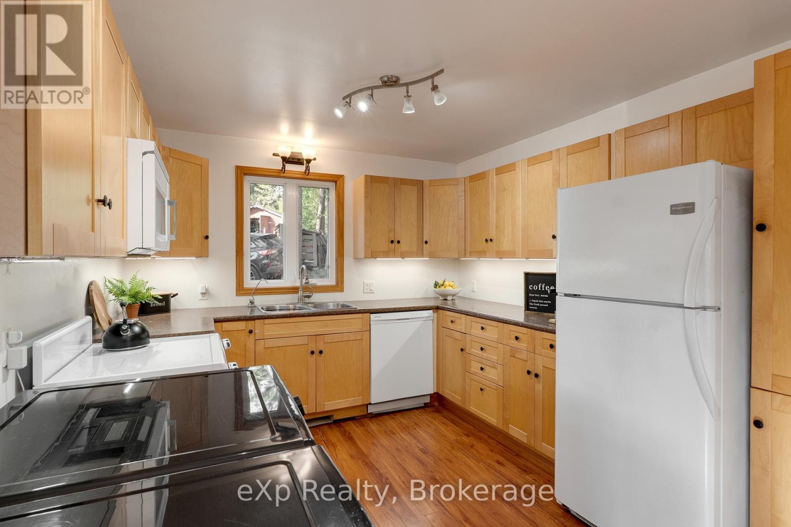 7953b Highway 64, French River, Ontario  P0M 2K0 - Photo 14 - X12409492