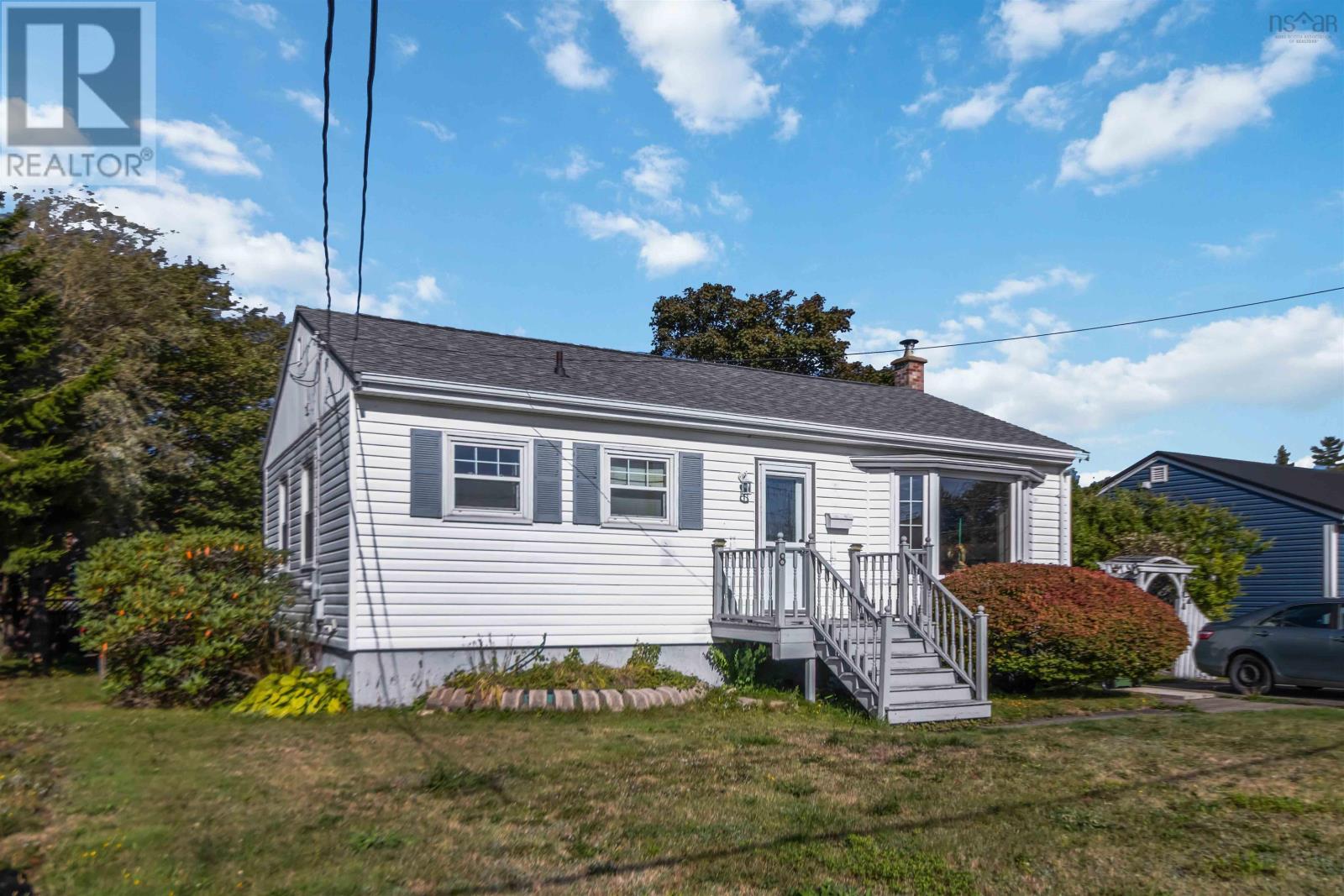 Property at 8 Devon Crescent image 3