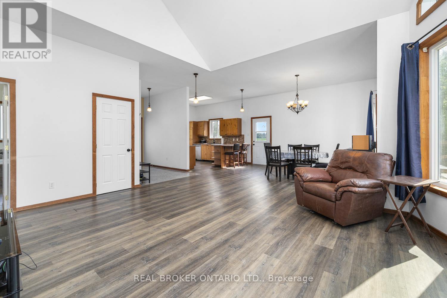 323 County Road 18 Road, North Grenville, Ontario  K0G 1T0 - Photo 18 - X12409499