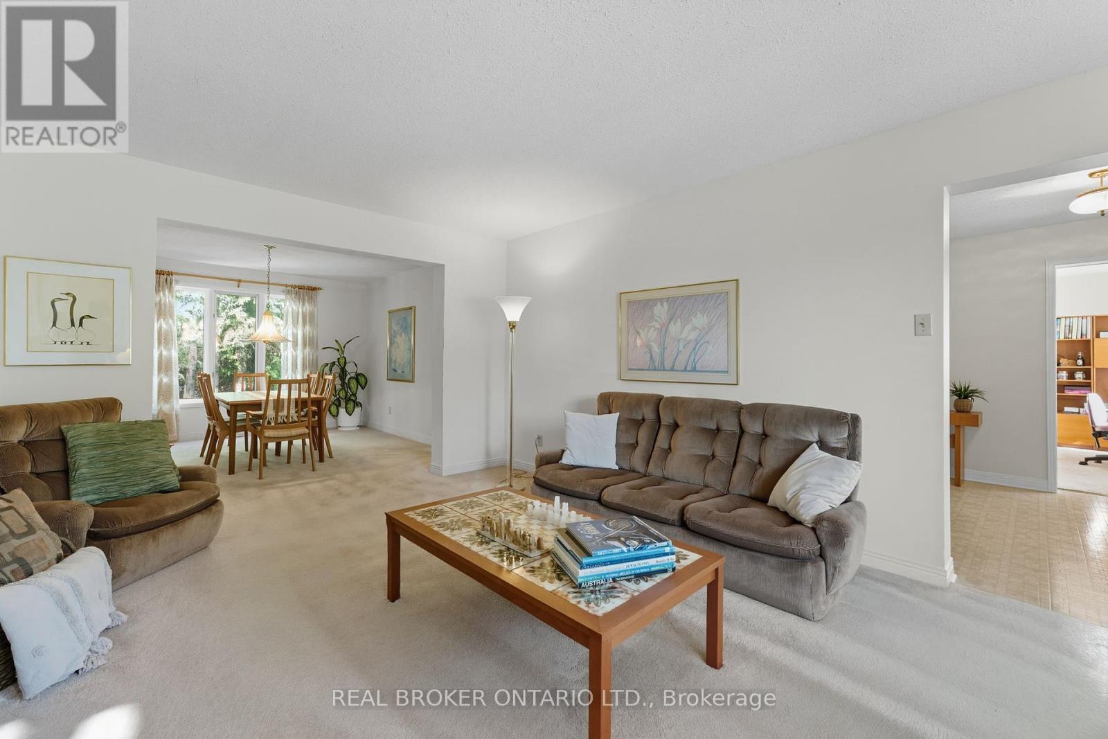 3 Red Oaks Trail, Ottawa, Ontario  K2S 1E2 - Photo 7 - X12409511