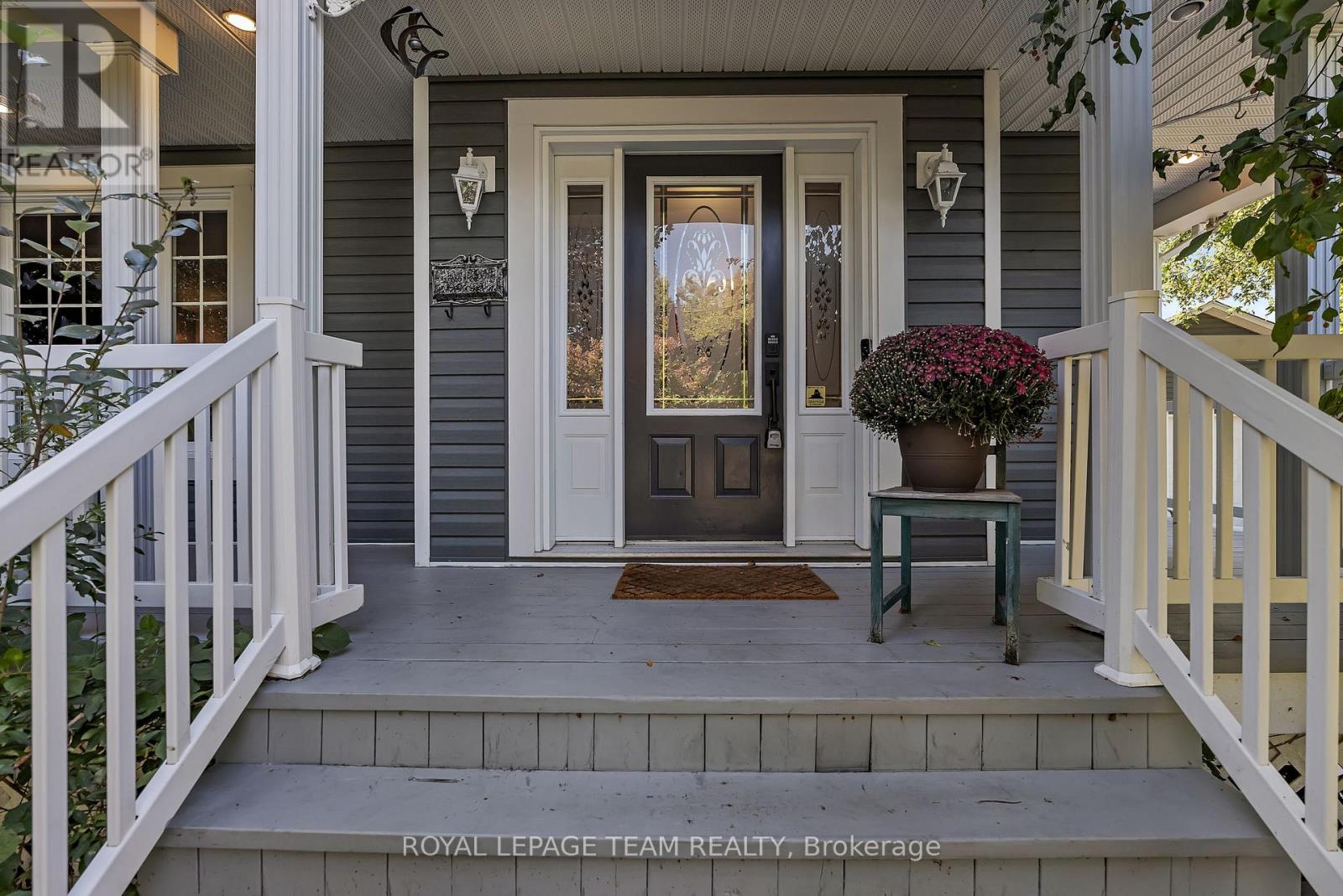 154 Cardinal Crescent, Clarence-Rockland, Ontario  K4K 1K9 - Photo 4 - X12409552